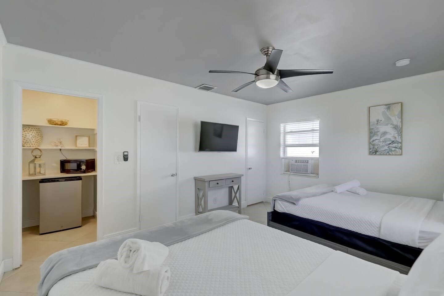 2740 NE 30th Place, Fort Lauderdale, FL 33306 — photo 8 of 22
