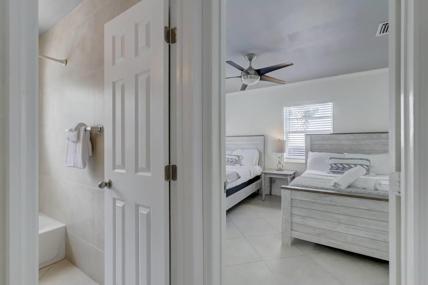 2740 NE 30th Place, Fort Lauderdale, FL 33306 — photo 13 of 22