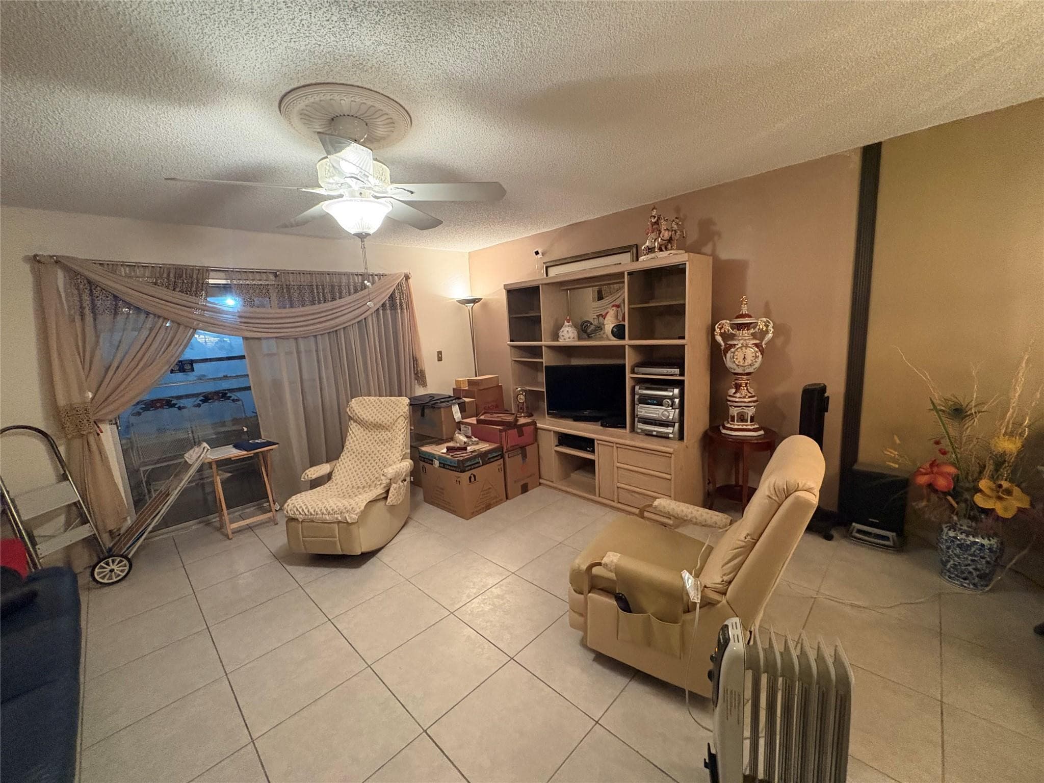 Condominium in North Lauderdale — photo 7 of 18