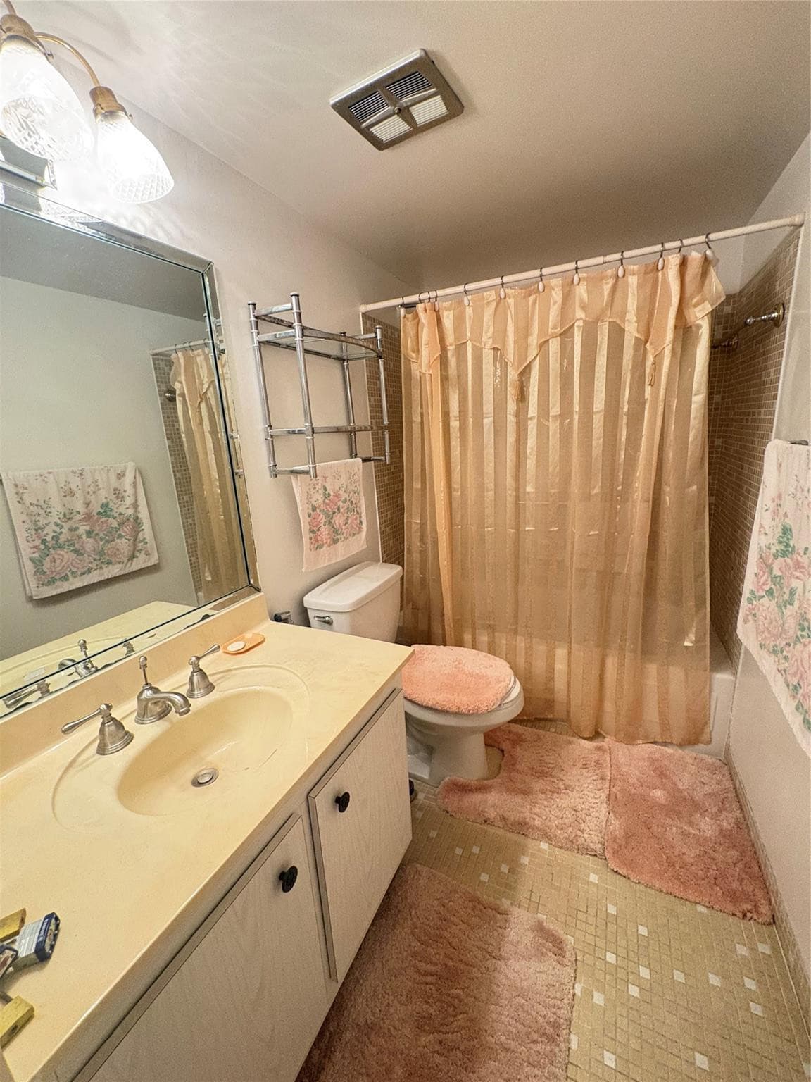 Condominium in North Lauderdale — photo 17 of 18