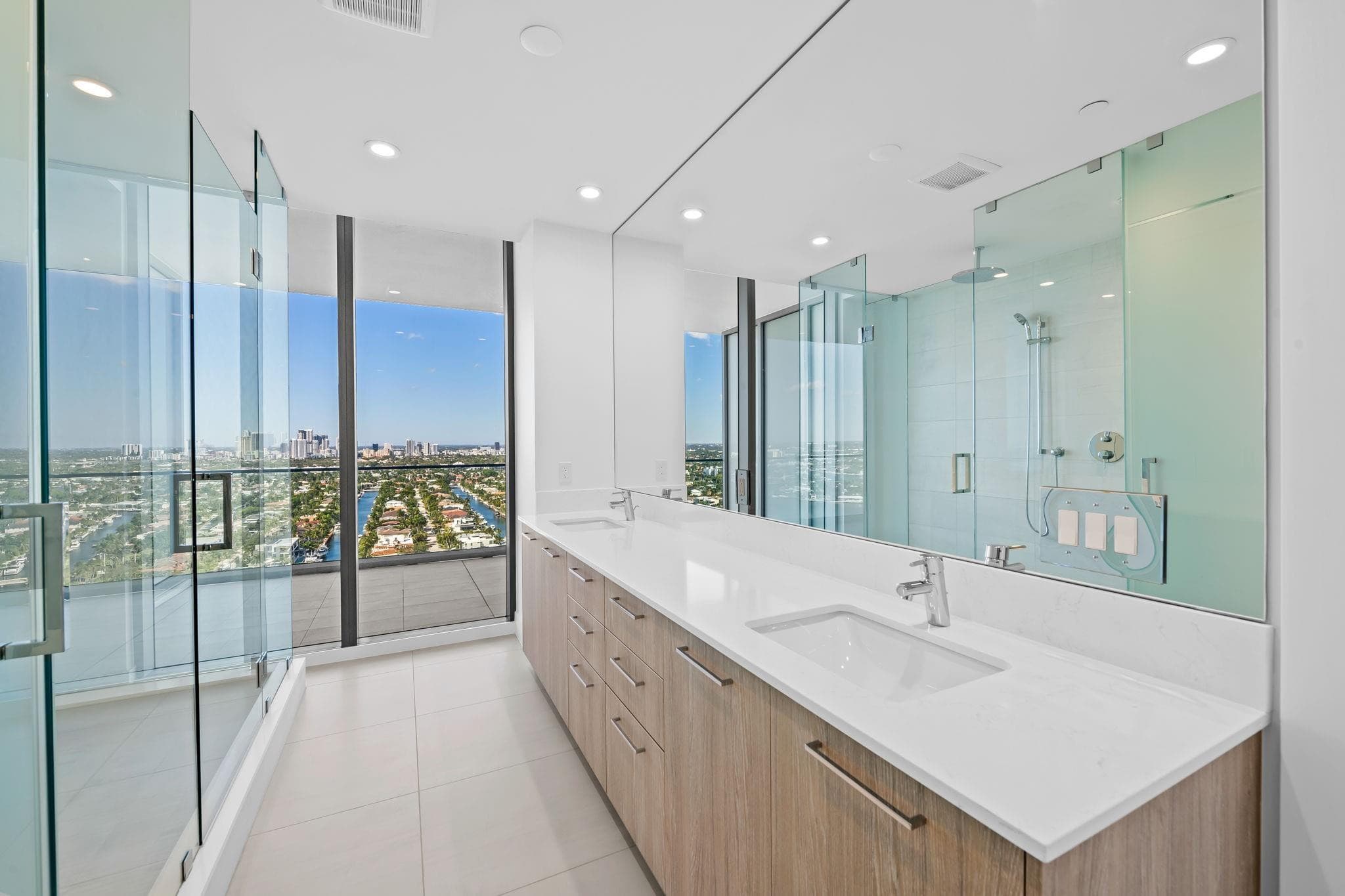153 N Seabreeze Boulevard 2404-s, Fort Lauderdale, FL 33304 — photo 10 of 84