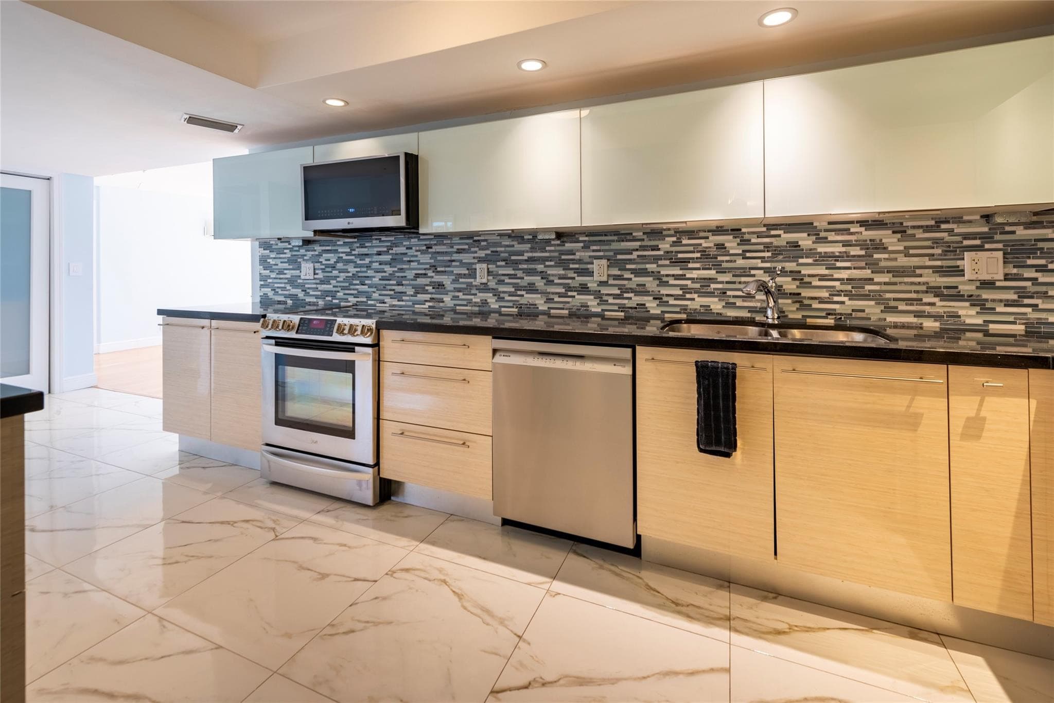 1151 N Fort Lauderdale Beach Boulevard 4C, Fort Lauderdale, FL 33304 — photo 15 of 30
