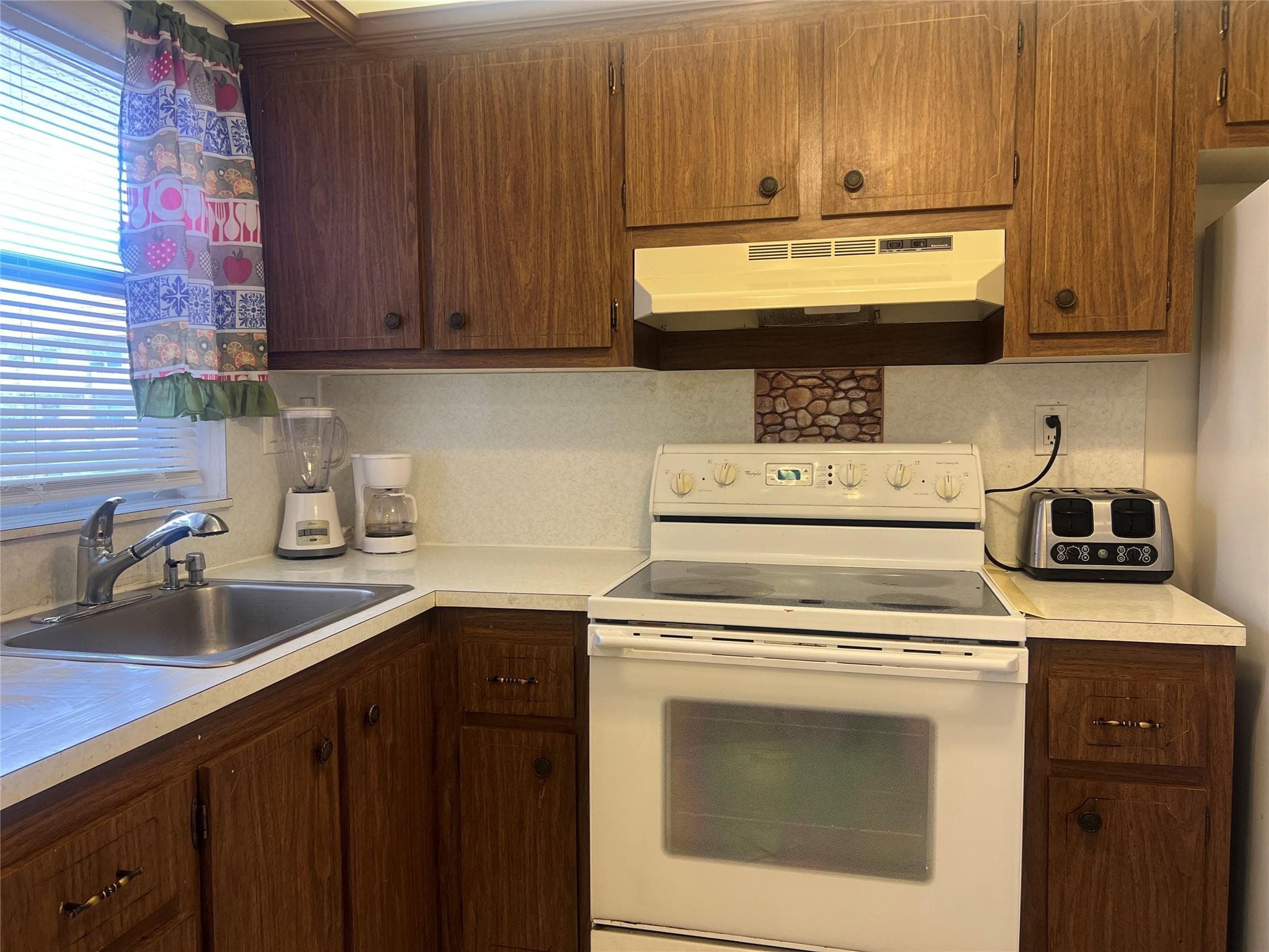 9420 Sunrise Lakes Boulevard 212, Sunrise, FL 33322 — photo 18 of 47