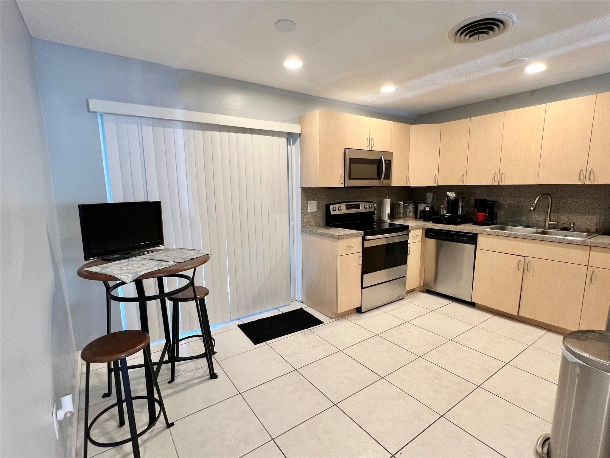 1610-1612 NE 56th Street, Fort Lauderdale, FL 33334 — photo 20 of 34