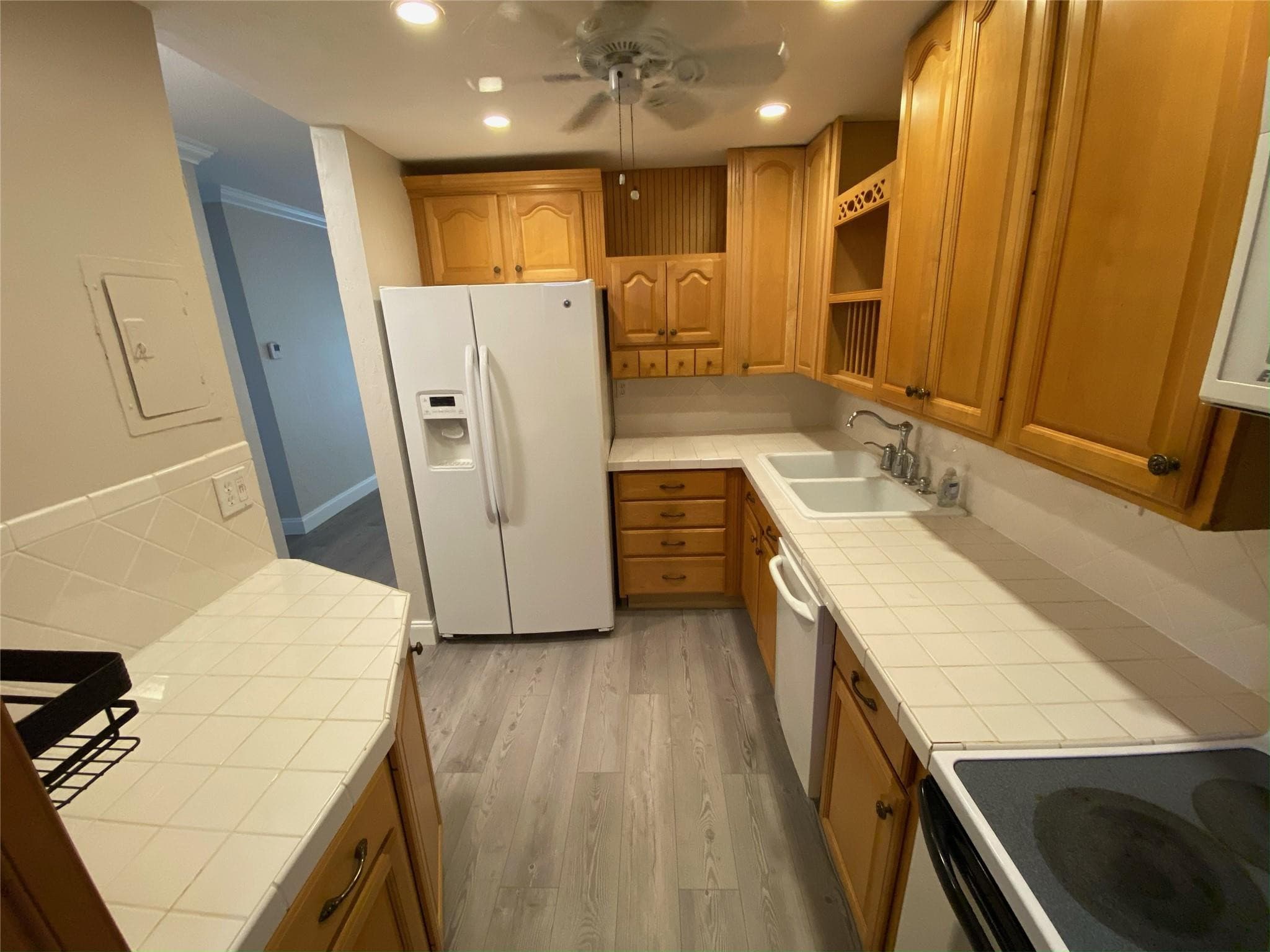 1400 NE 57th Street 104, Fort Lauderdale, FL 33334 — photo 5 of 12