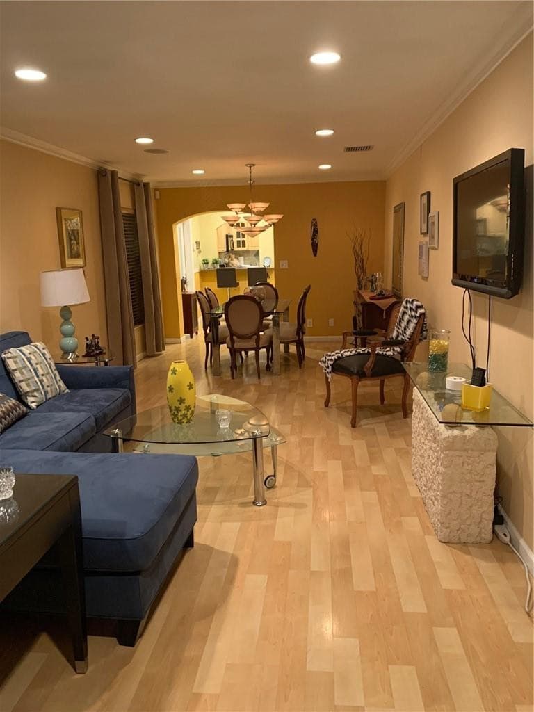 1334 NE 16th Avenue, Fort Lauderdale, FL 33304 — photo 4 of 37