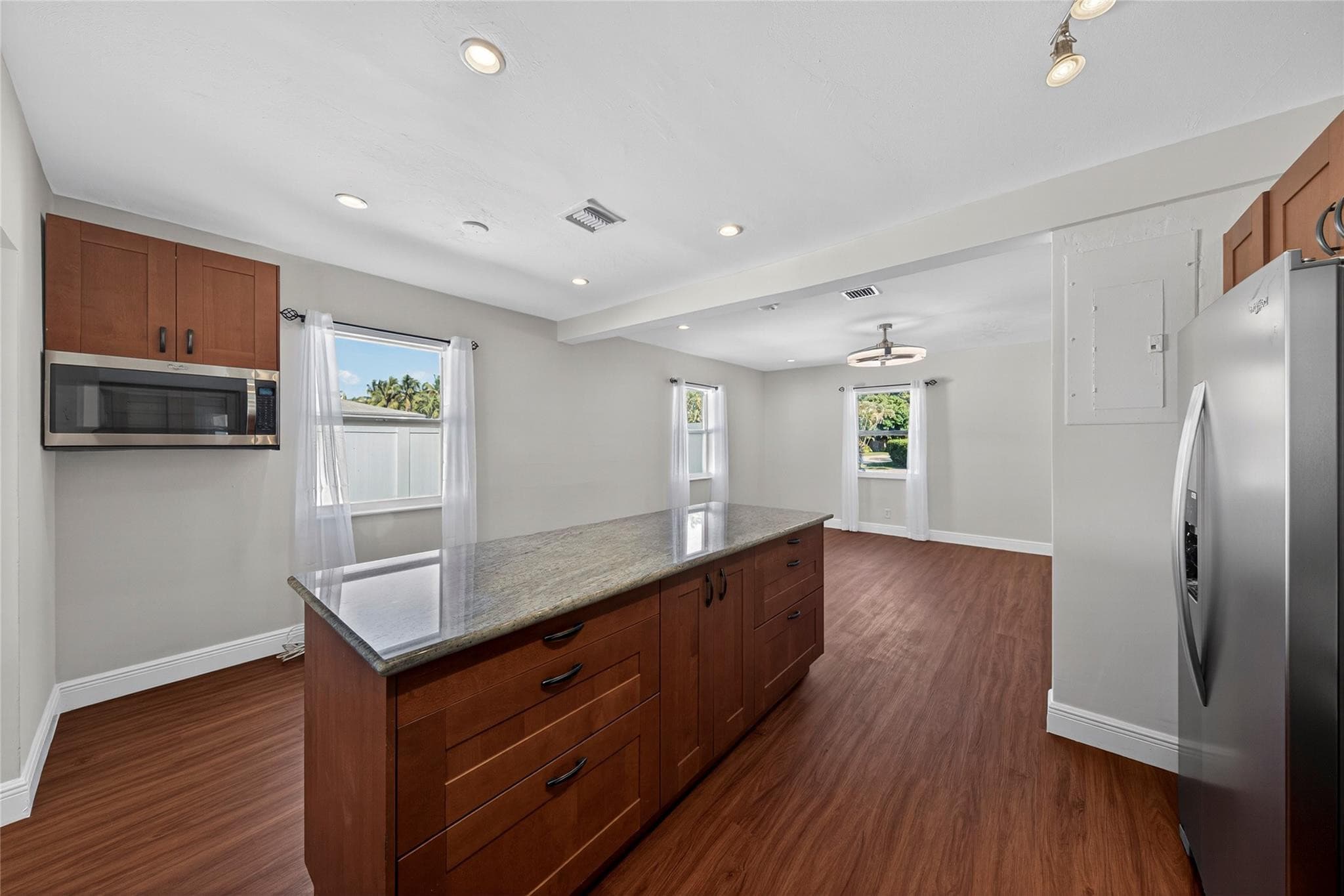 1445 NE 1st Avenue, Fort Lauderdale, FL 33304 — photo 9 of 43