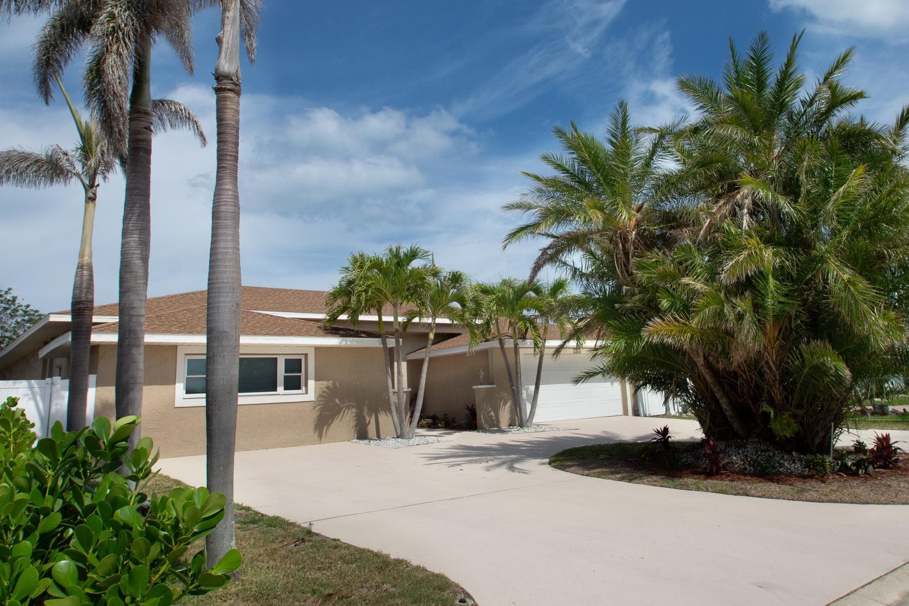 2504 Hibiscus Drive, Belleair Beach, FL 33786 — photo 3 of 22