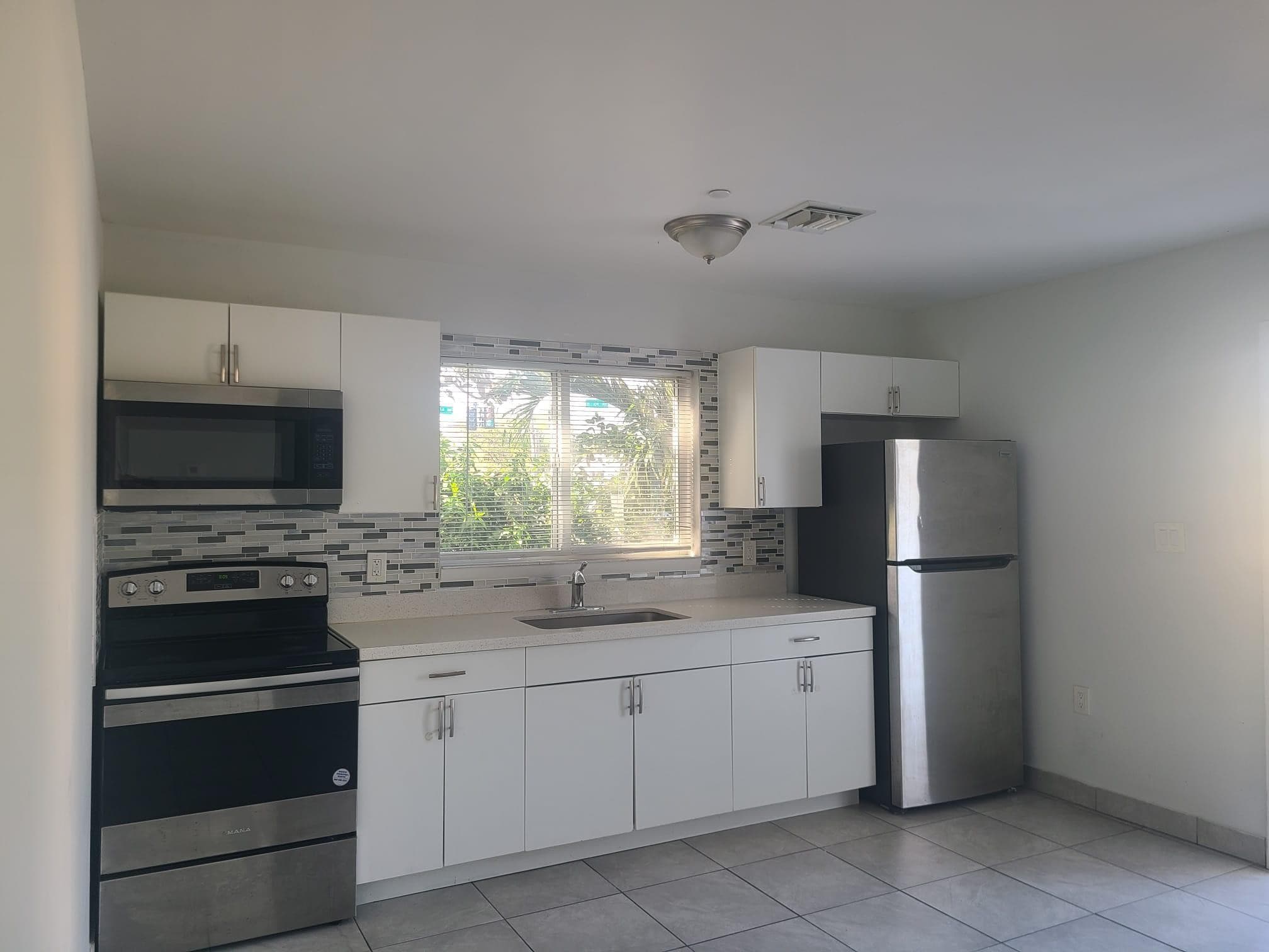 2324 Johnson Street 6, Hollywood, FL 33020 — photo 8 of 9