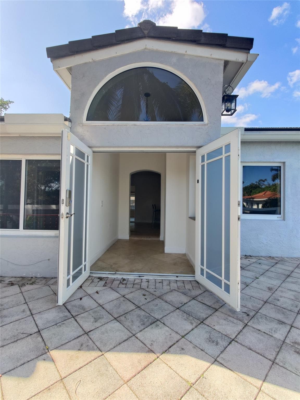 733 NE 18th Avenue, Fort Lauderdale, FL 33304 — photo 2 of 88