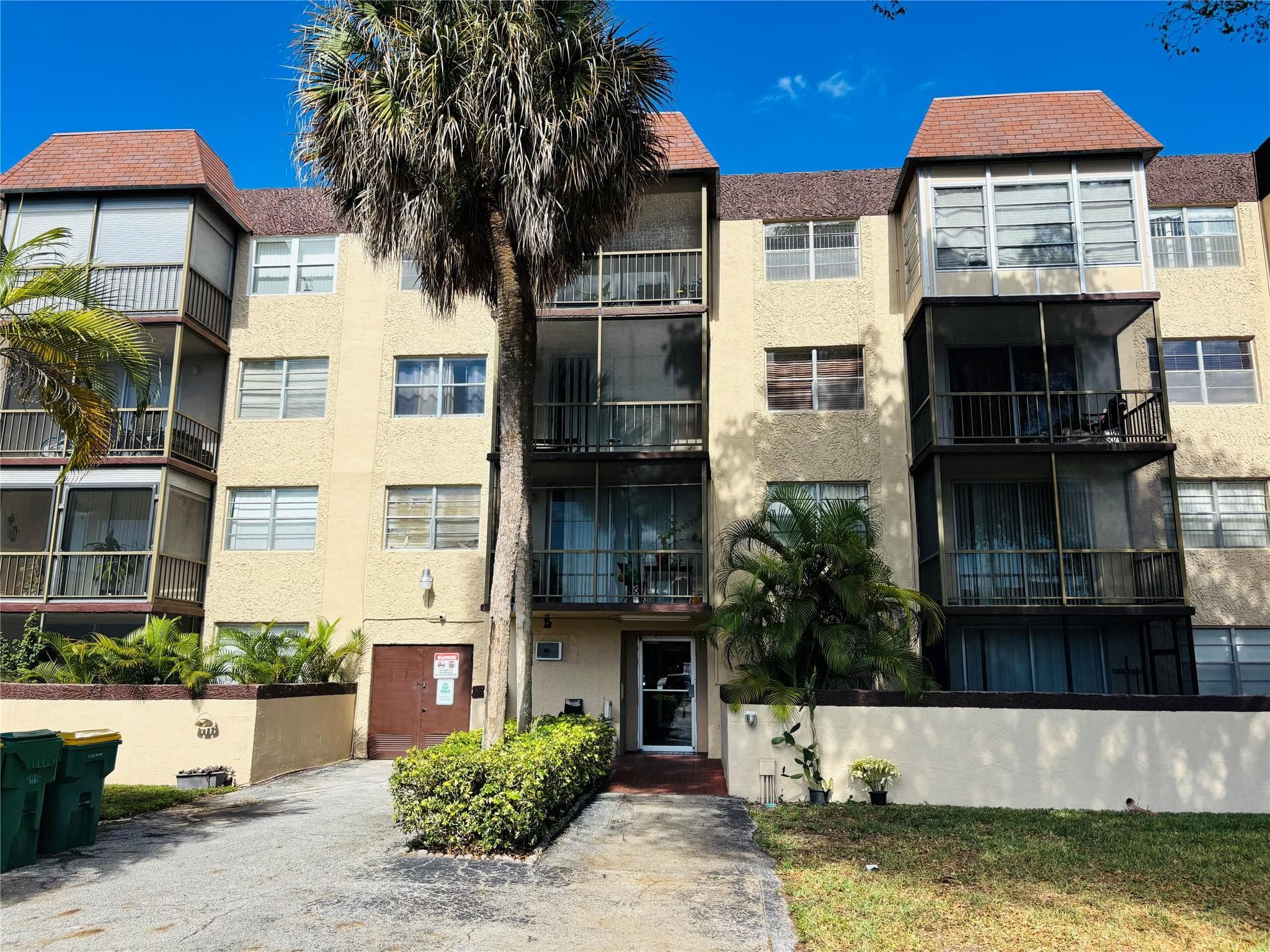 7300 NW 17th Street 405, Plantation, FL 33313 — photo 1 of 22