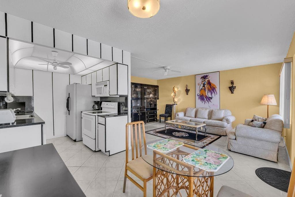 4037 Swansea B 4037, Deerfield Beach, FL 33442 — photo 6 of 36