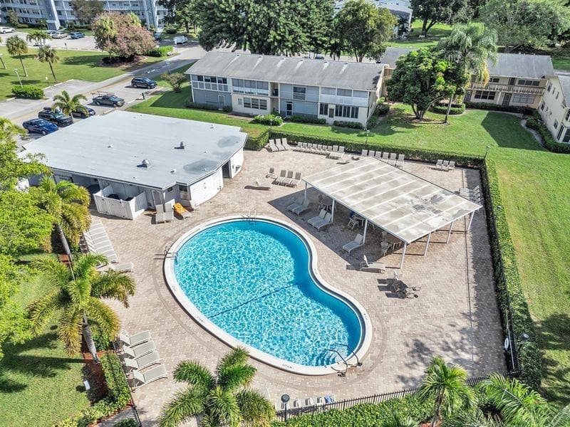 4037 Swansea B 4037, Deerfield Beach, FL 33442 — photo 18 of 36