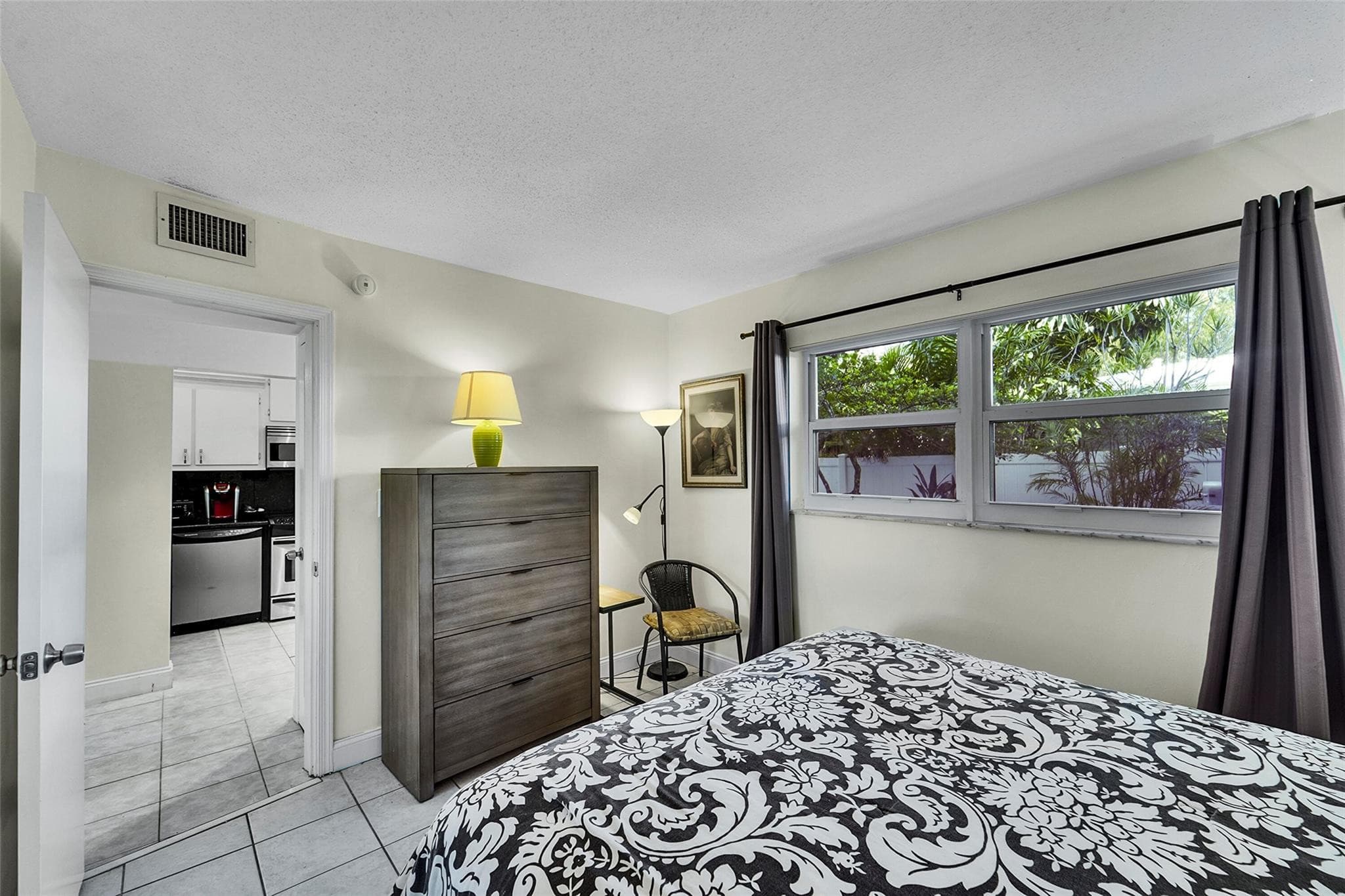 1439 S Ocean Boulevard 105, Lauderdale-By-The-Sea, FL 33062 — photo 9 of 43