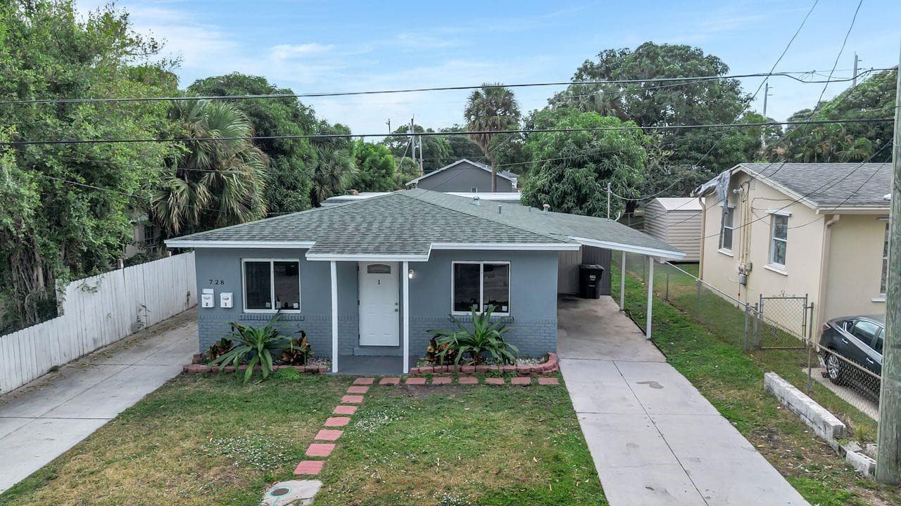 728 20th Street, West Palm Beach, FL 33407 — photo 5 of 31