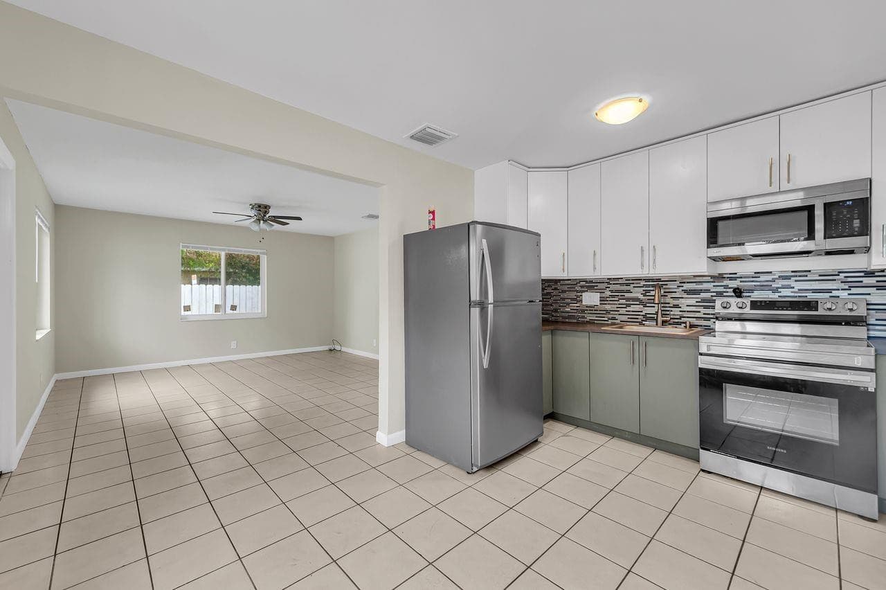 728 20th Street, West Palm Beach, FL 33407 — photo 17 of 31