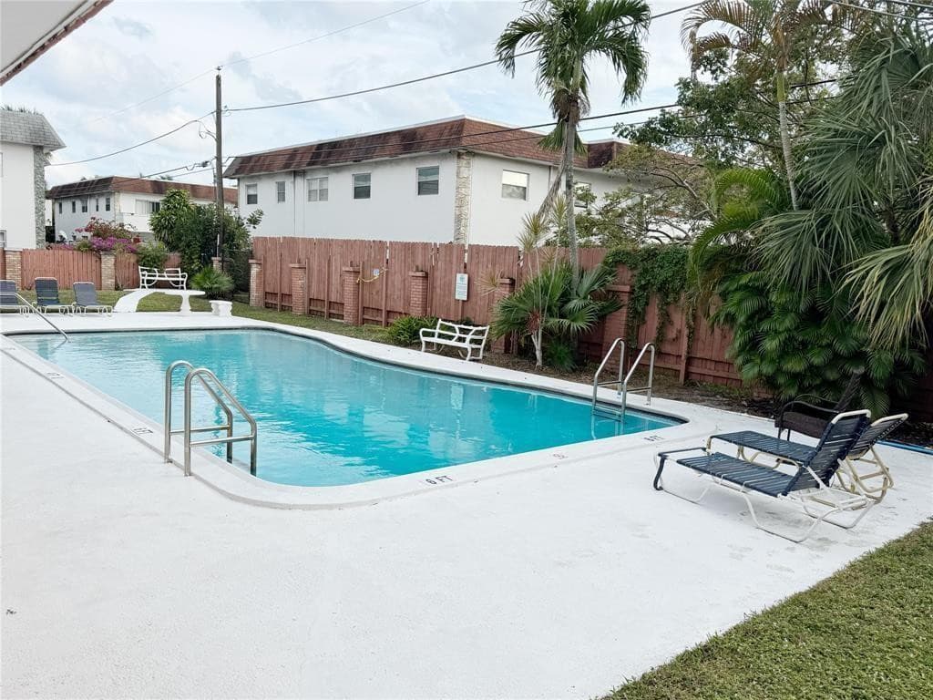 230 SW 1st Street G-8, Pompano Beach, FL 33060 — photo 2 of 17