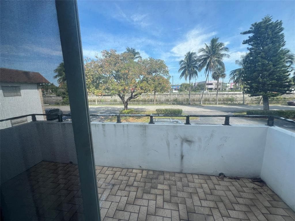 230 SW 1st Street G-8, Pompano Beach, FL 33060 — photo 12 of 17
