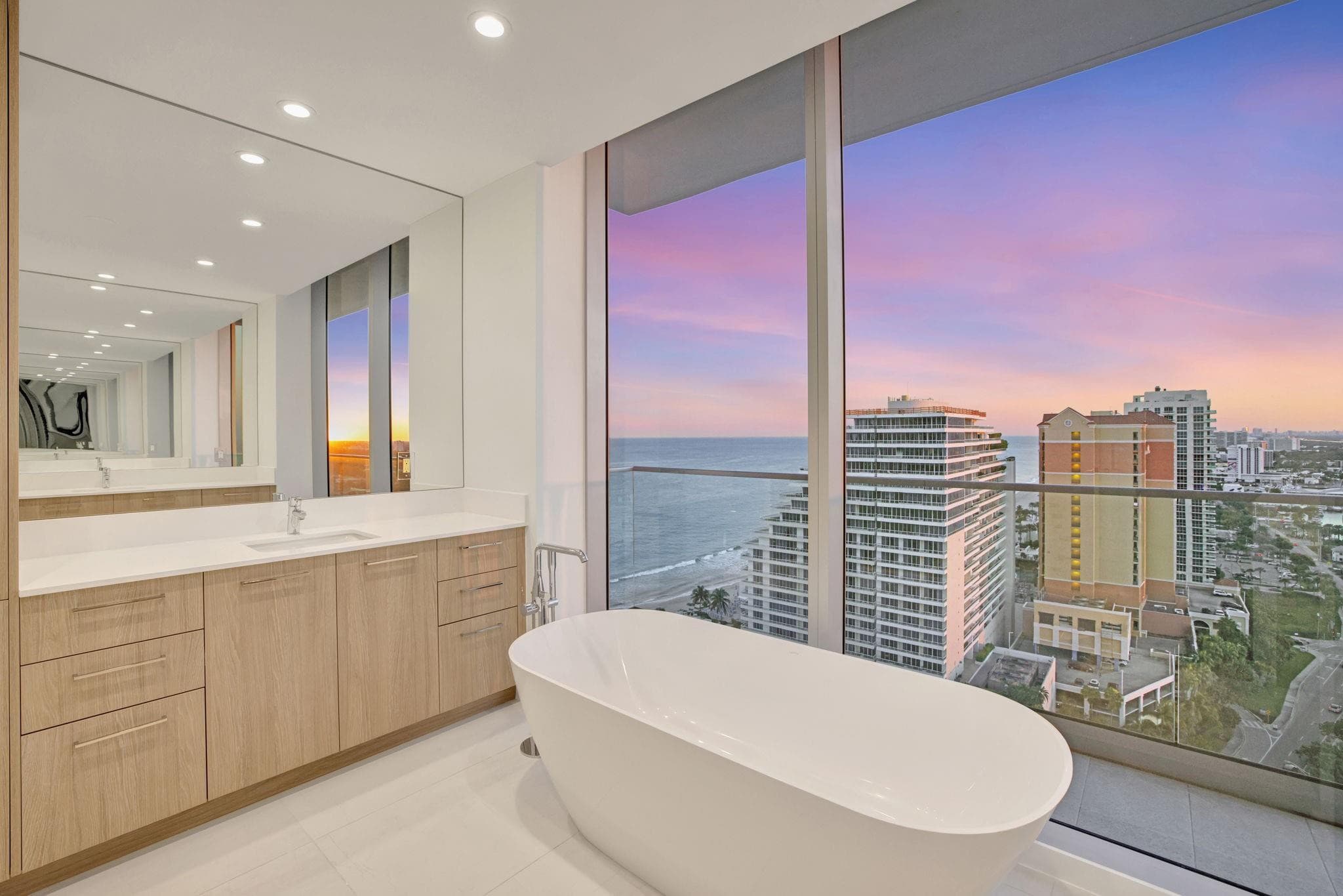 153 N Seabreeze Boulevard 2202-S, Fort Lauderdale, FL 33304 — photo 27 of 59