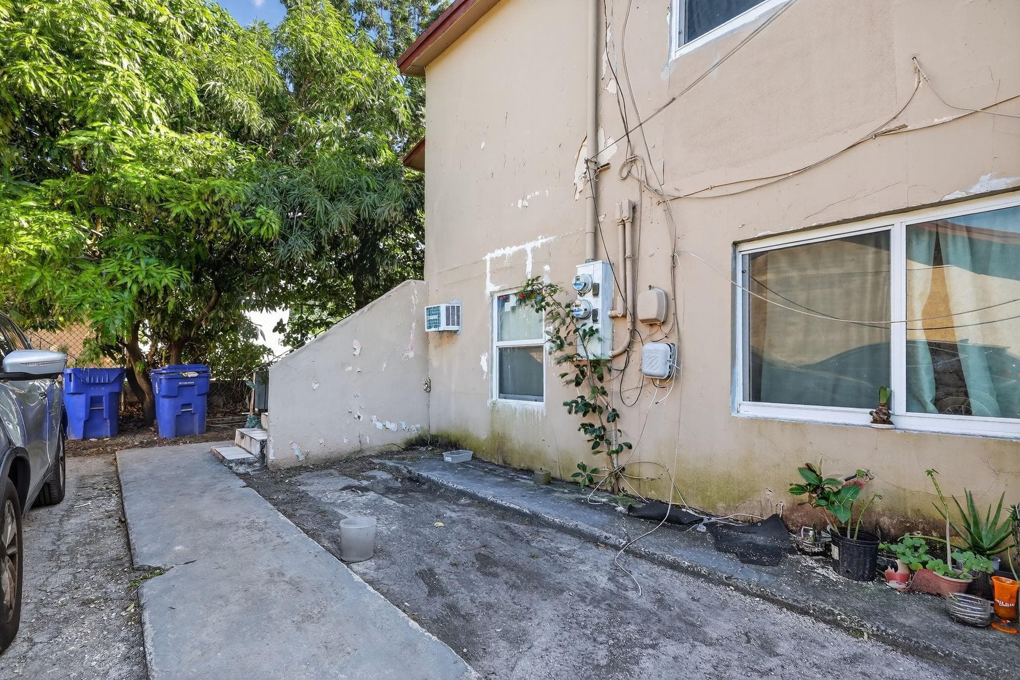 2168 NW 28 Street, Miami, FL 33142 — photo 5 of 31