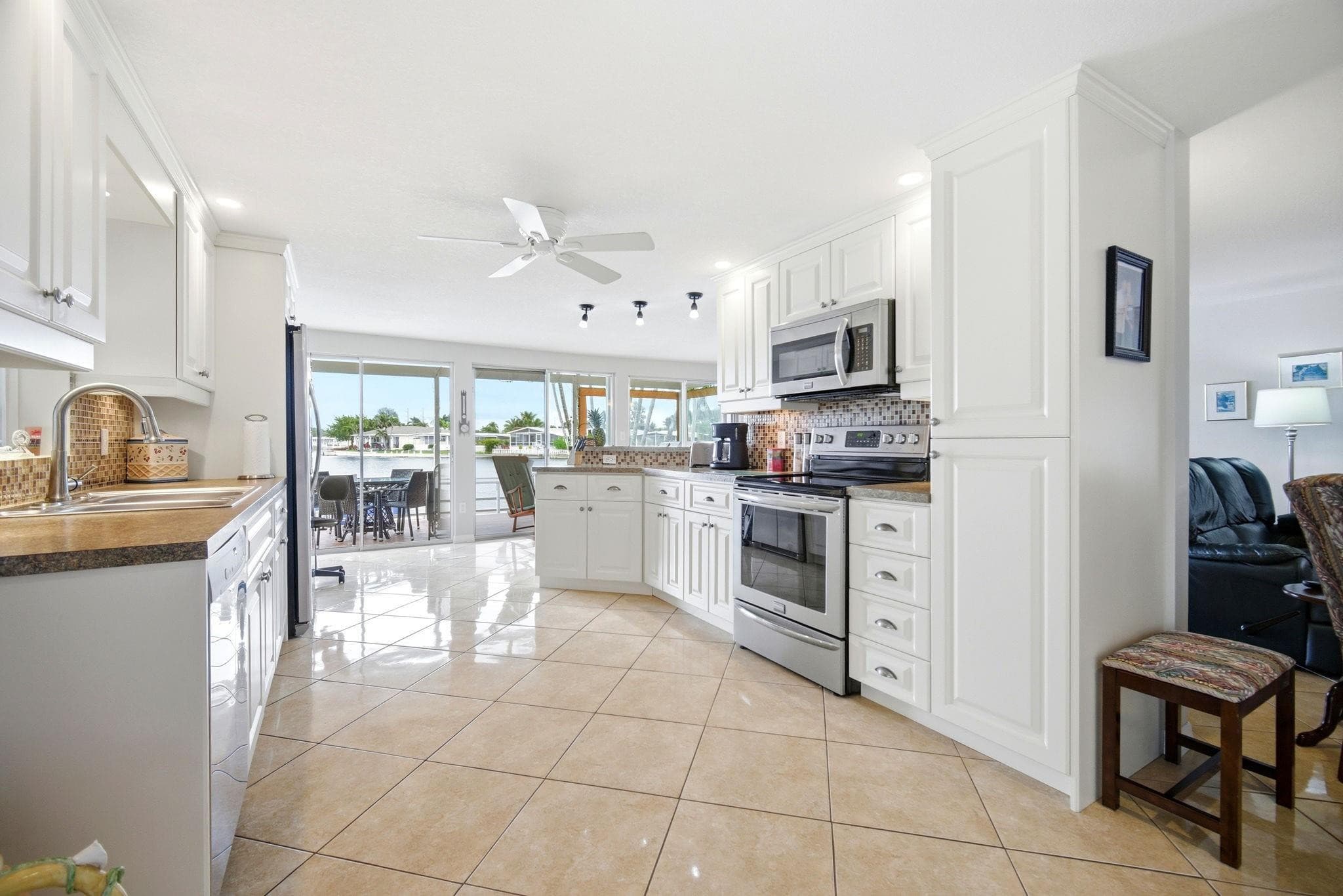 5555 Lakeshore Drive, Fort Lauderdale, FL 33312 — photo 22 of 53