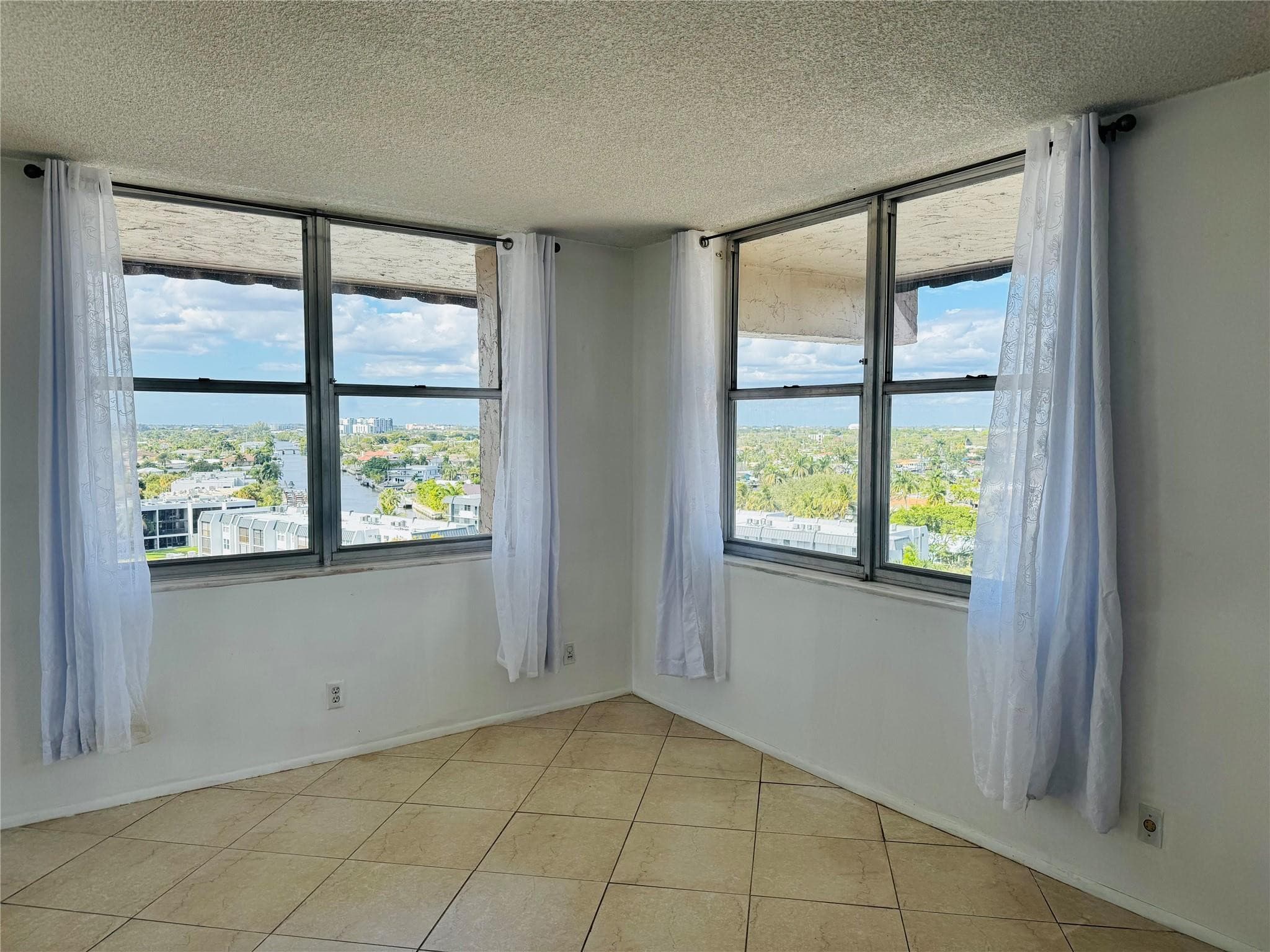 777 S Federal Highway Penthouse 16, Pompano Beach, FL 33062 — photo 9 of 40