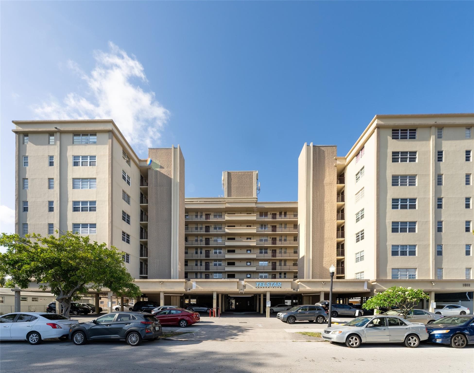 1811 Jefferson Street 304, Hollywood, FL 33020 — photo 1 of 31