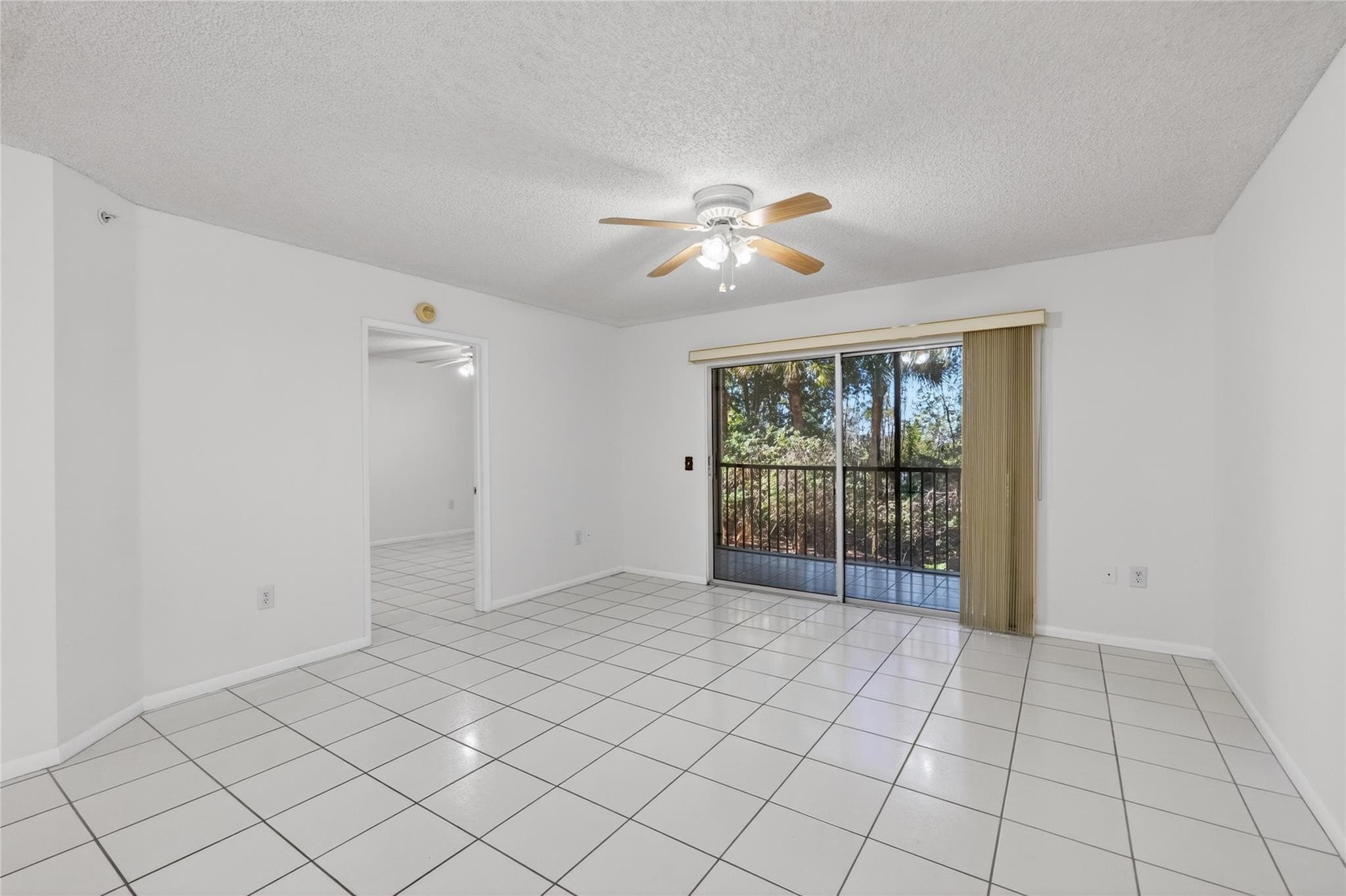 900 SW 142nd Avenue 213l, Pembroke Pines, FL 33027 — photo 4 of 35