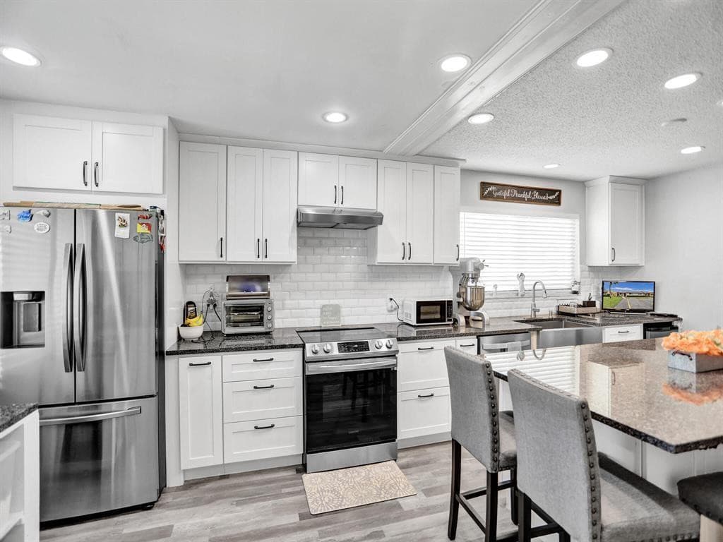 138 Lake Barbara Drive 138, West Palm Beach, FL 33411 — photo 7 of 39