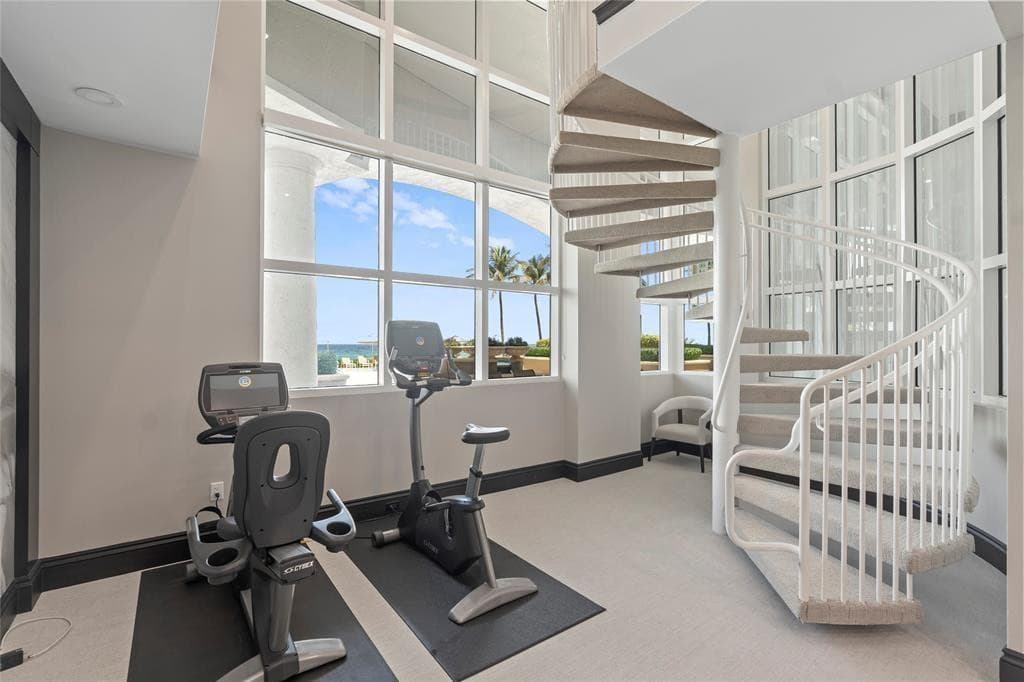 Condominium in Hillsboro Beach — photo 8 of 28