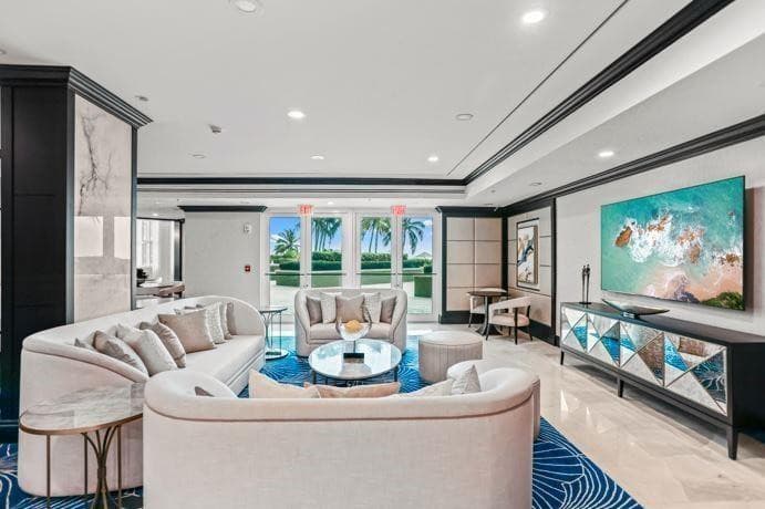 Condominium in Hillsboro Beach — photo 12 of 28