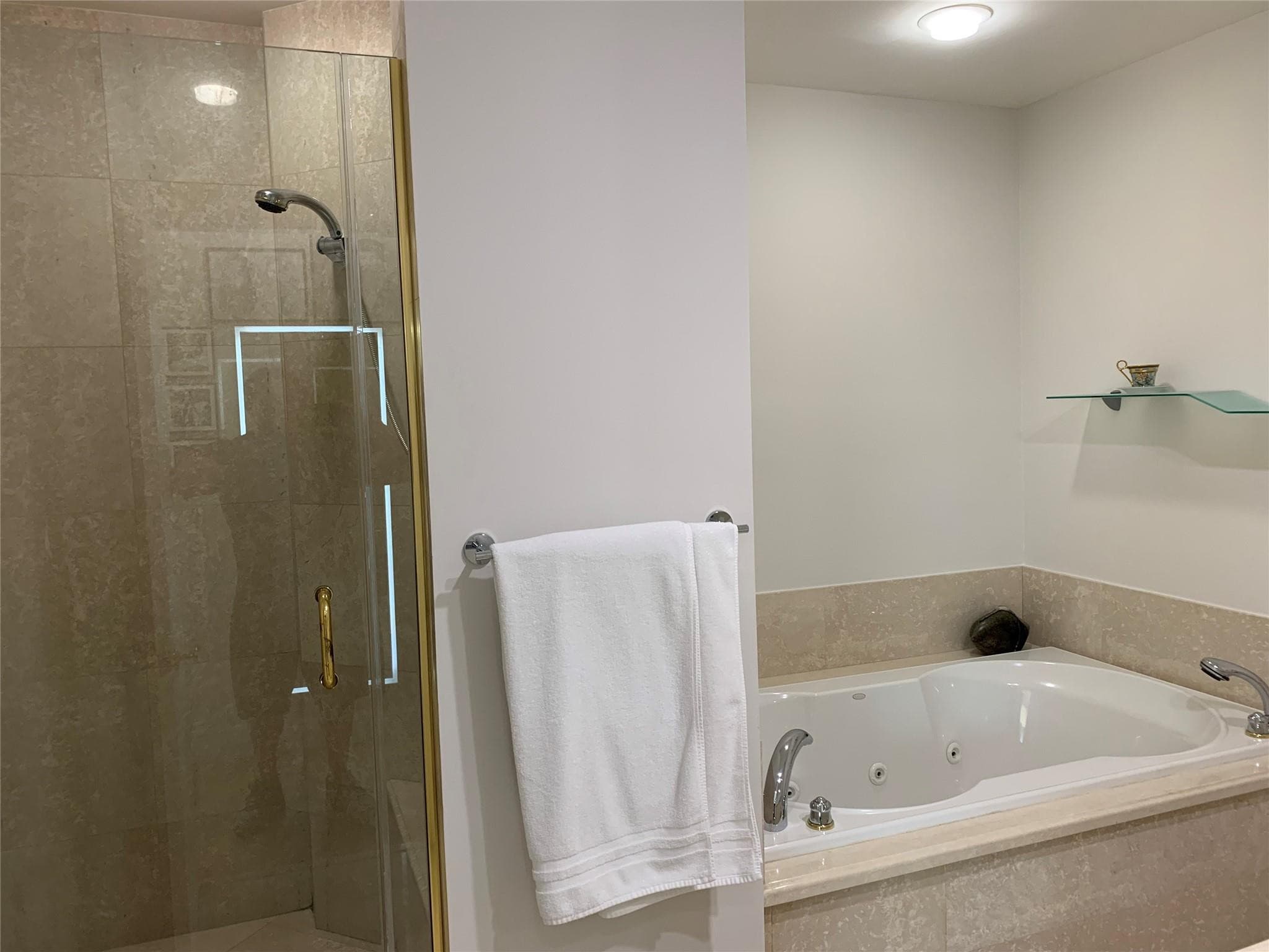 Condominium in Hillsboro Beach — photo 22 of 28
