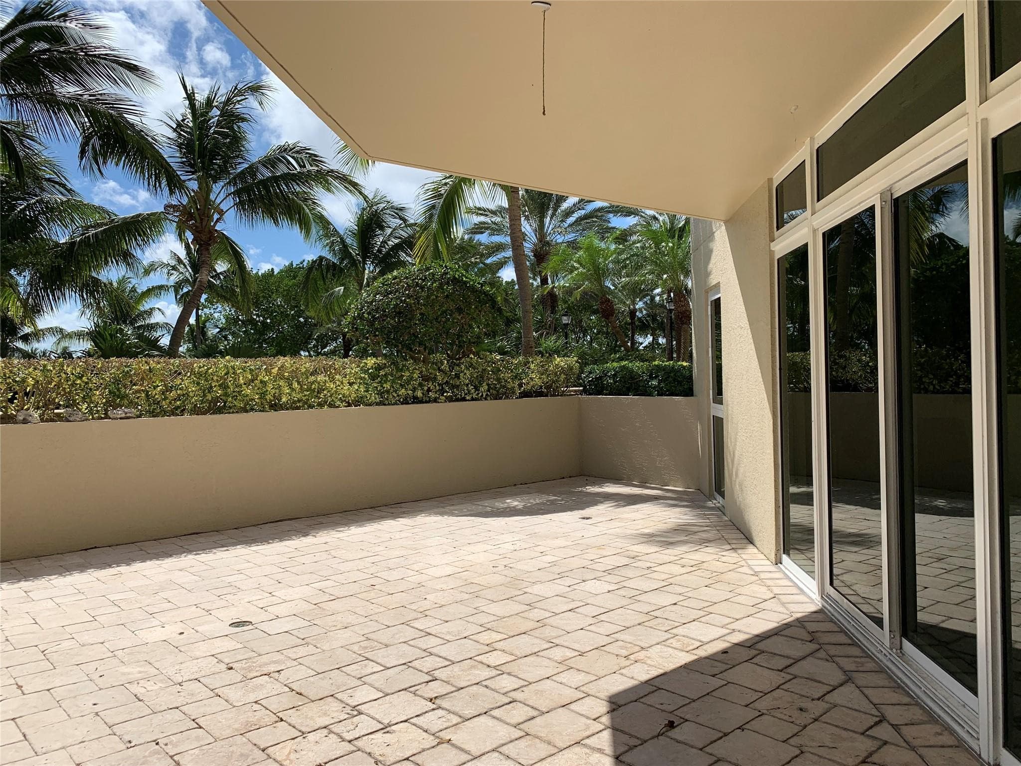 Condominium in Hillsboro Beach — photo 27 of 28