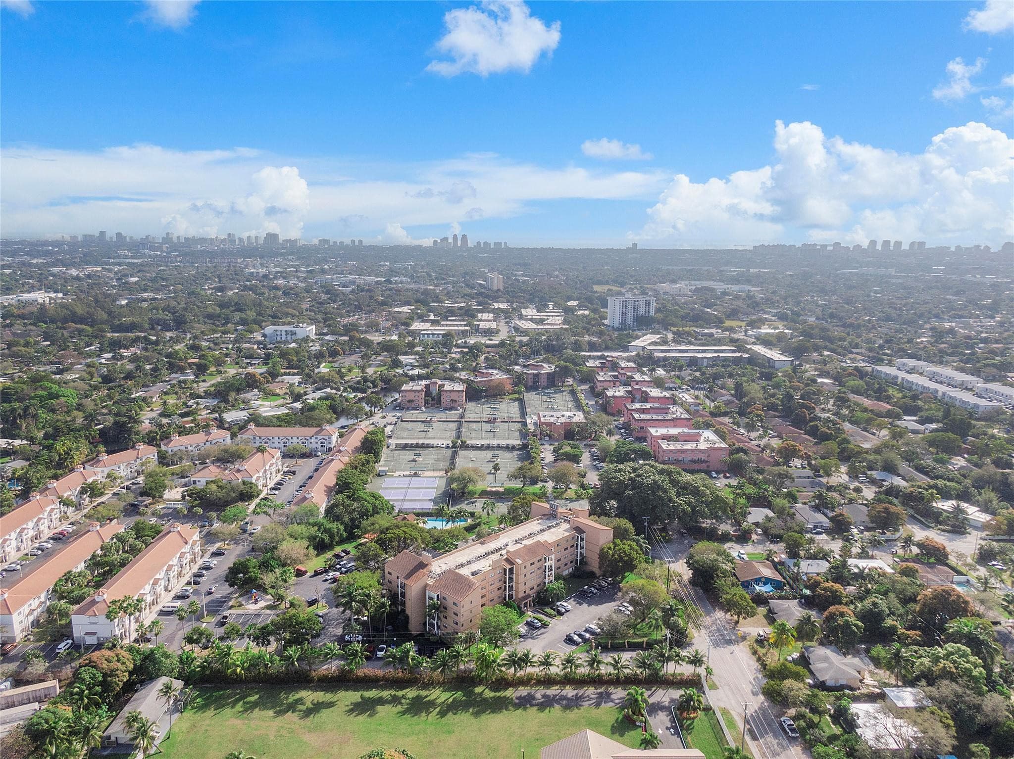 701 NW 19th Street 202, Fort Lauderdale, FL 33311 — photo 16 of 33