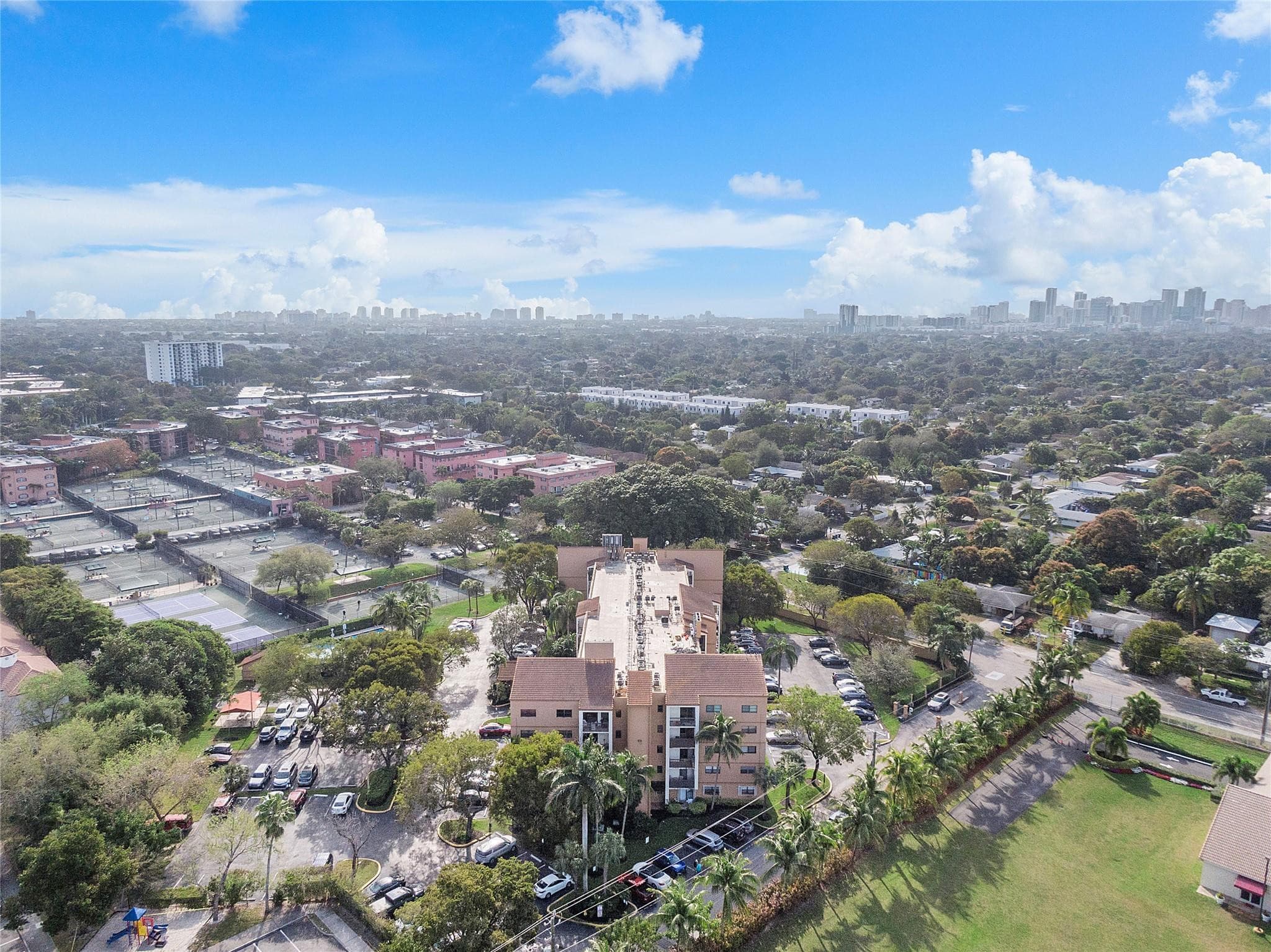701 NW 19th Street 202, Fort Lauderdale, FL 33311 — photo 22 of 33