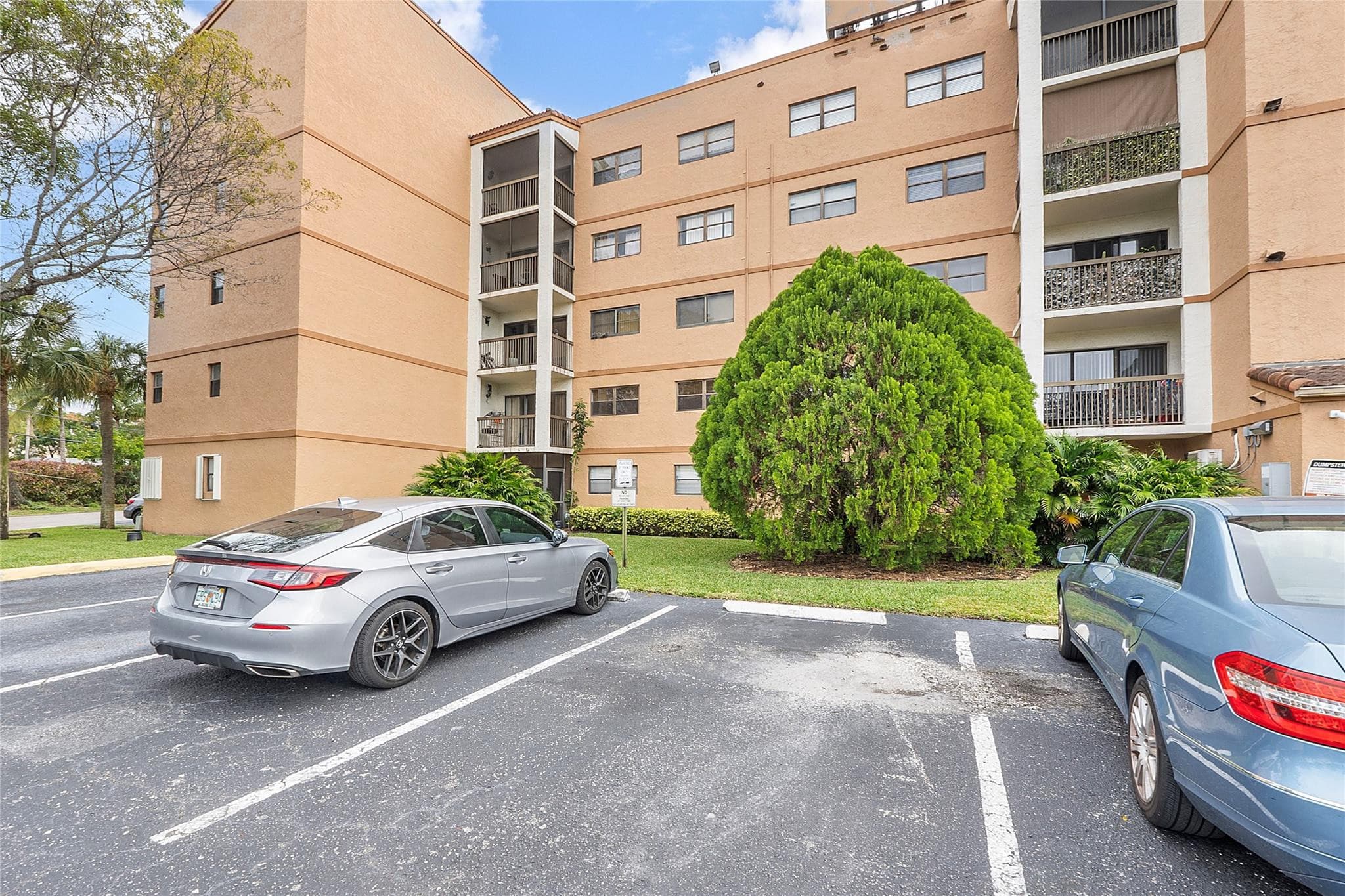 701 NW 19th Street 202, Fort Lauderdale, FL 33311 — photo 32 of 33