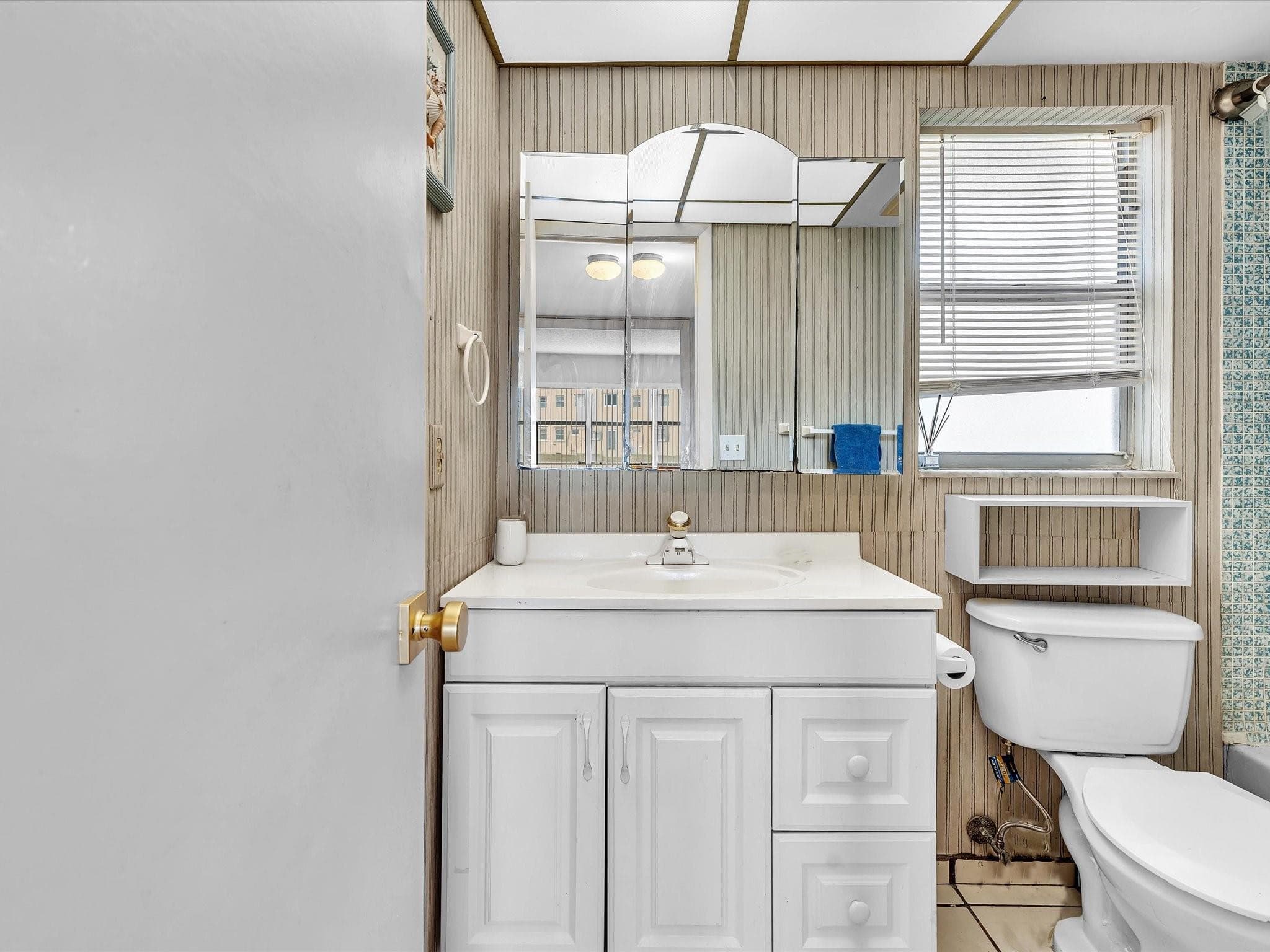 9041 Sunrise Lakes Boulevard 113, Sunrise, FL 33322 — photo 20 of 50