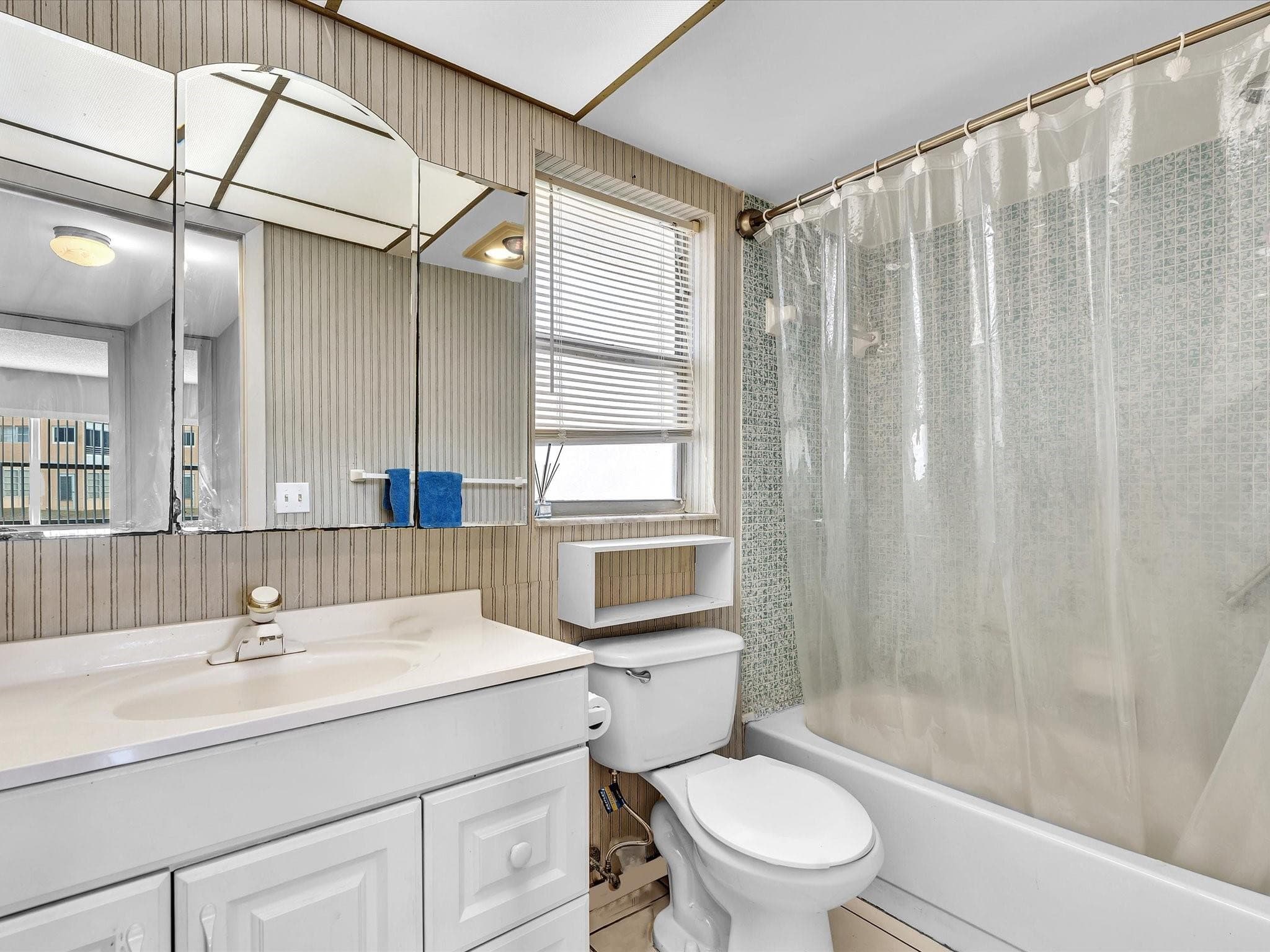 9041 Sunrise Lakes Boulevard 113, Sunrise, FL 33322 — photo 21 of 50