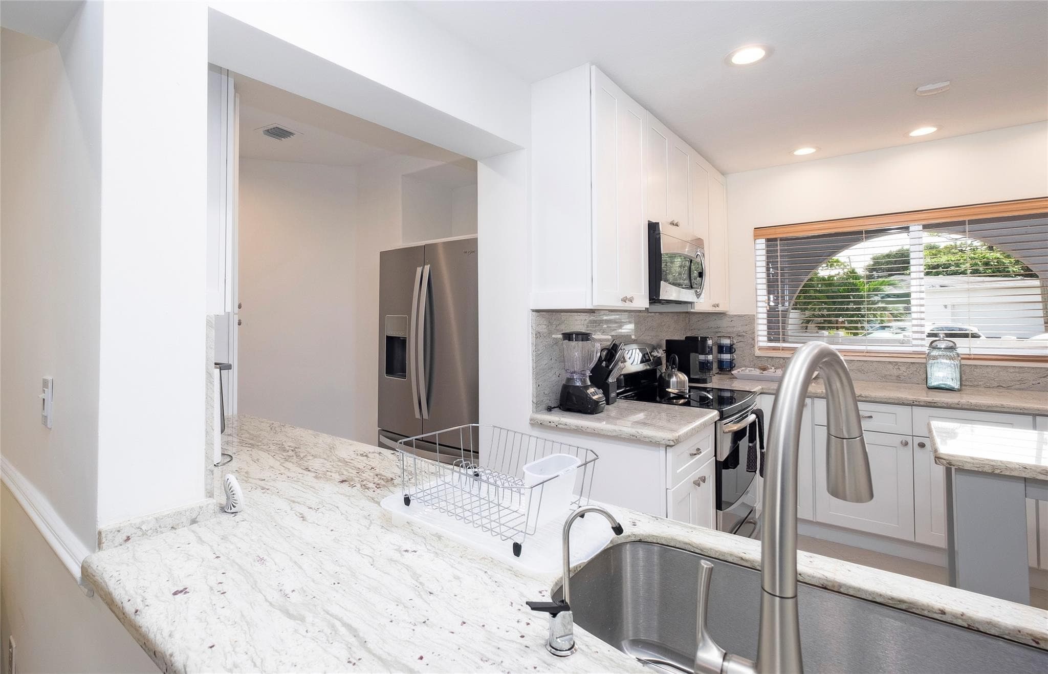 1240 SW 13th Circle, Fort Lauderdale, FL 33315 — photo 11 of 53