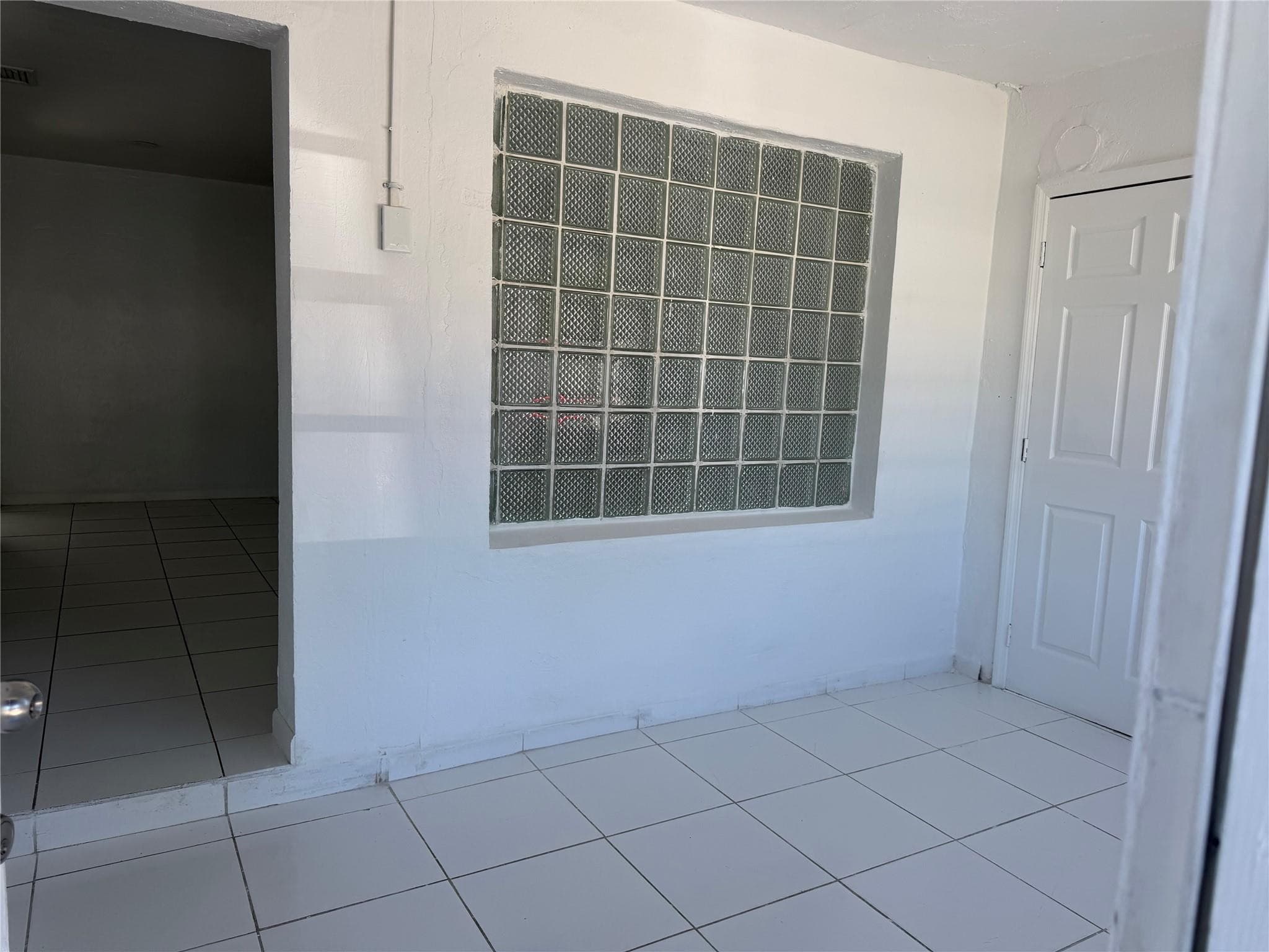 1006 NW 112th Terrace, Miami, FL 33168 — photo 4 of 16
