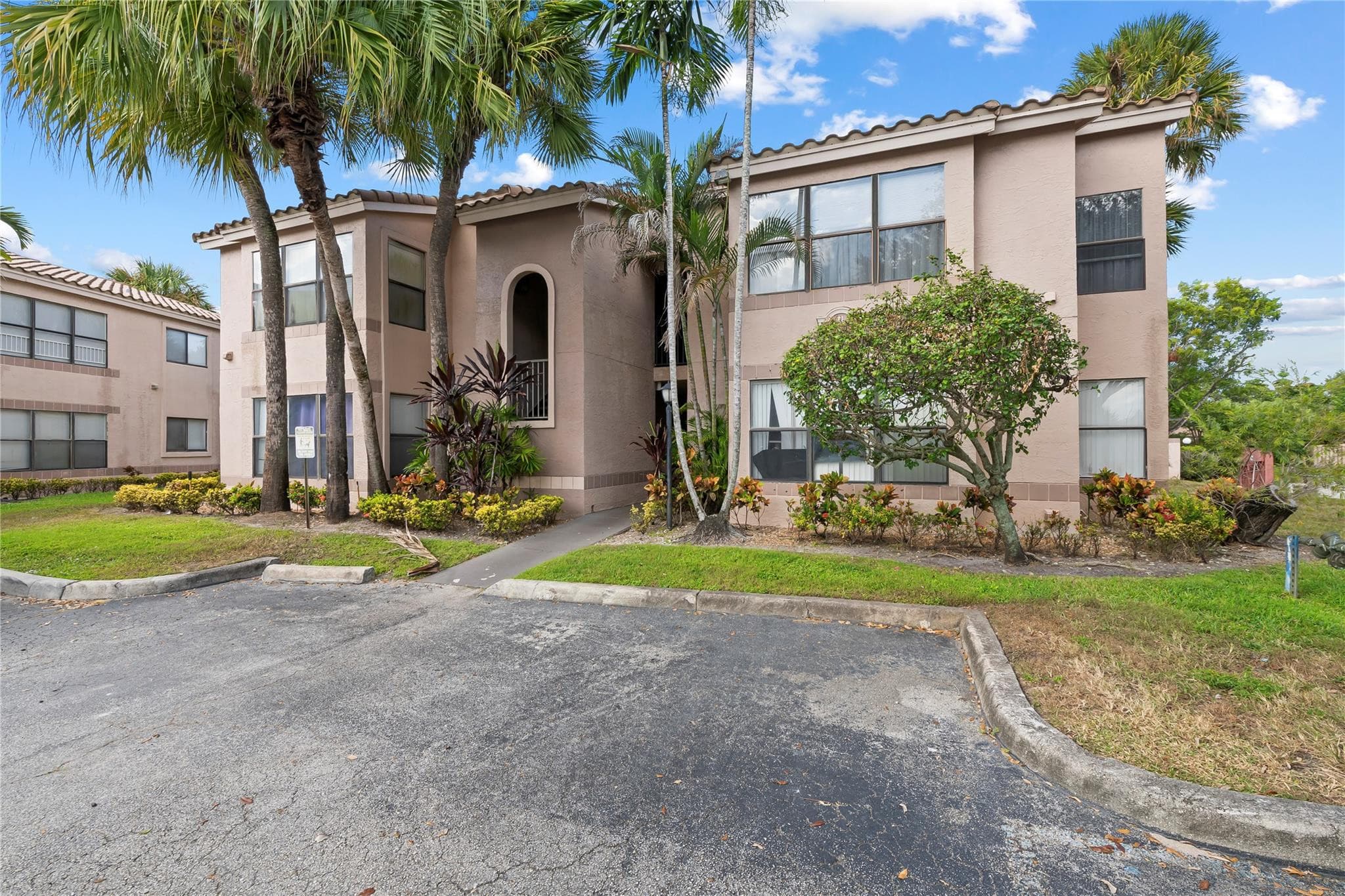 2926 S University Drive 6205, Davie, FL 33328 — photo 1 of 19