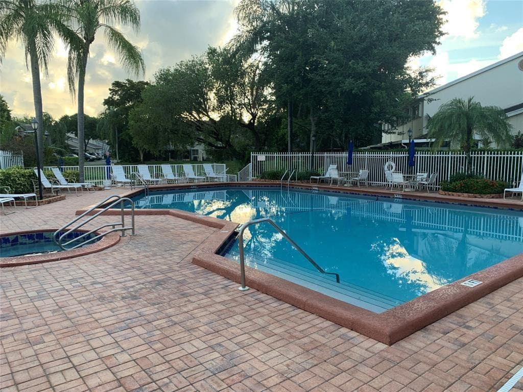 1997 Discovery Circle 1997, Deerfield Beach, FL 33442 — photo 37 of 41