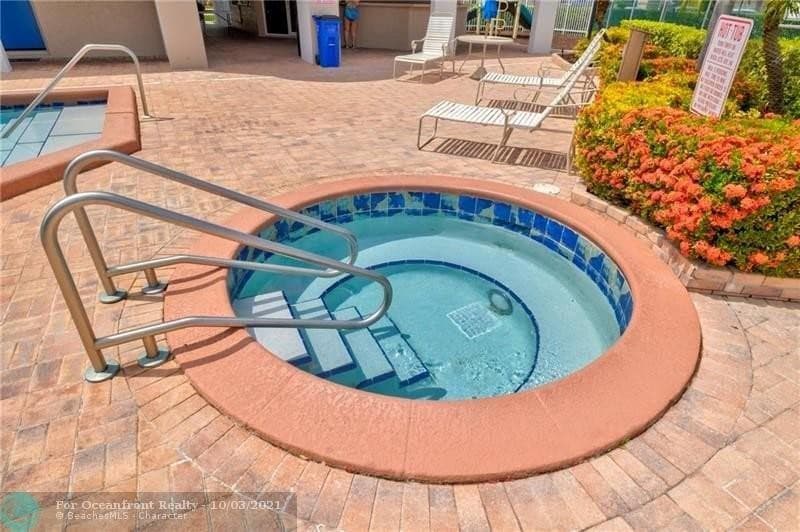 1997 Discovery Circle 1997, Deerfield Beach, FL 33442 — photo 38 of 41