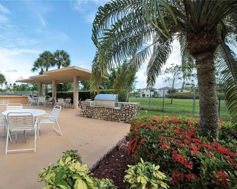 800 NE 195th Street 605, Miami, FL 33179 — photo 41 of 44