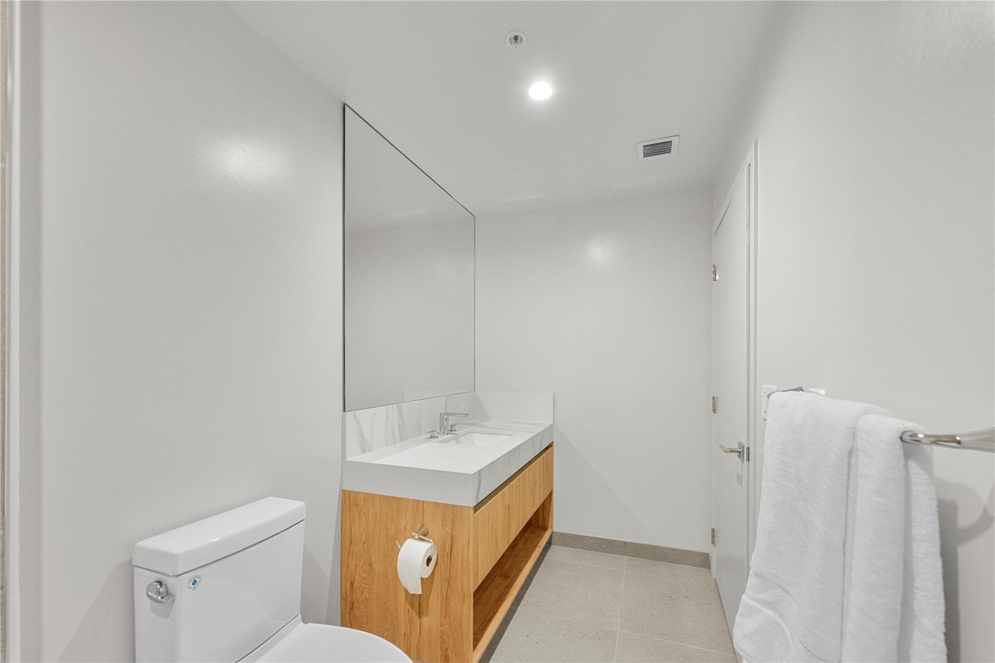 11 NE 6th Street 907, Miami, FL 33132 — photo 21 of 48
