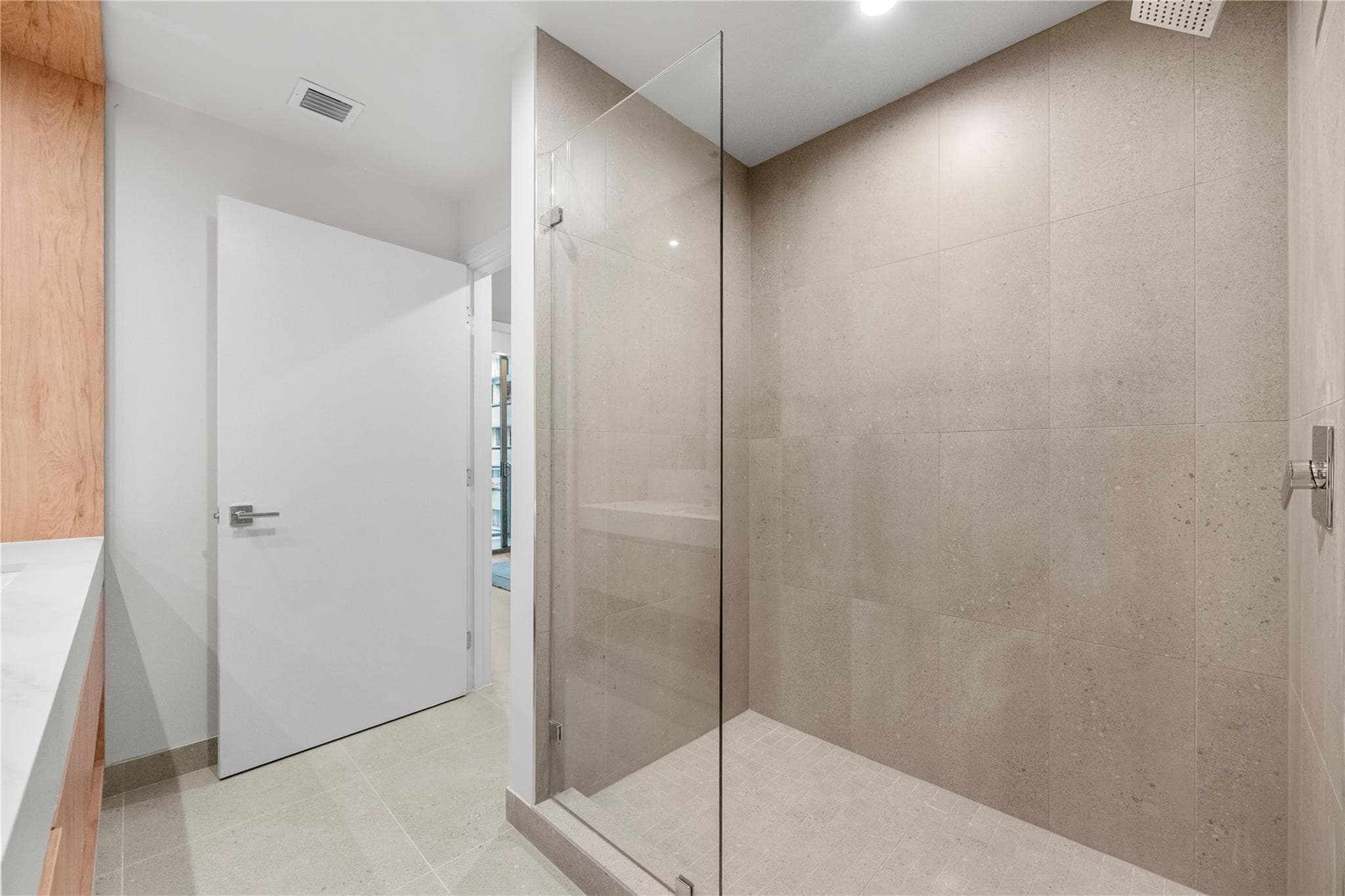 11 NE 6th Street 907, Miami, FL 33132 — photo 24 of 48