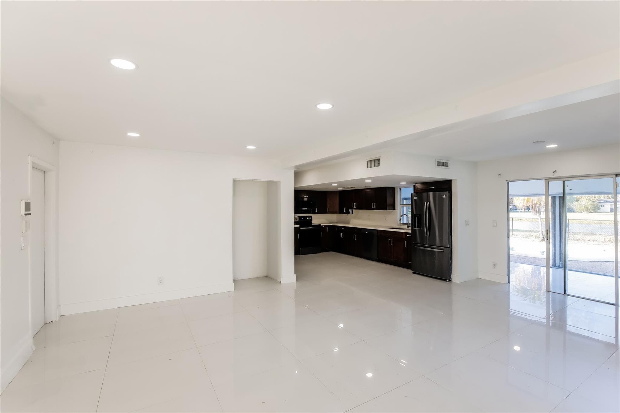 6609 NW 80th Court, Tamarac, FL 33321 — photo 8 of 17