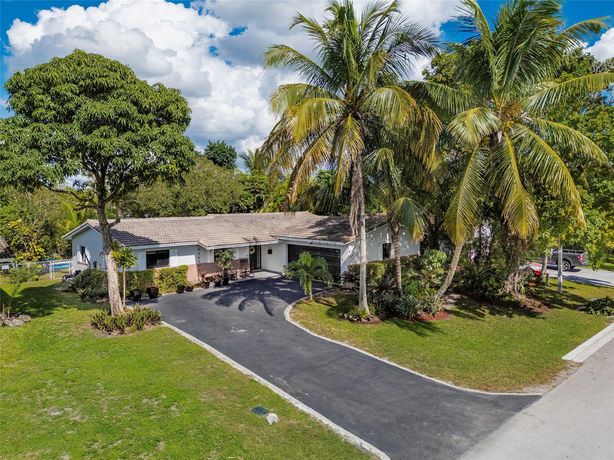 7509 NW 40th Place, Coral Springs, FL 33065 — photo 2 of 43