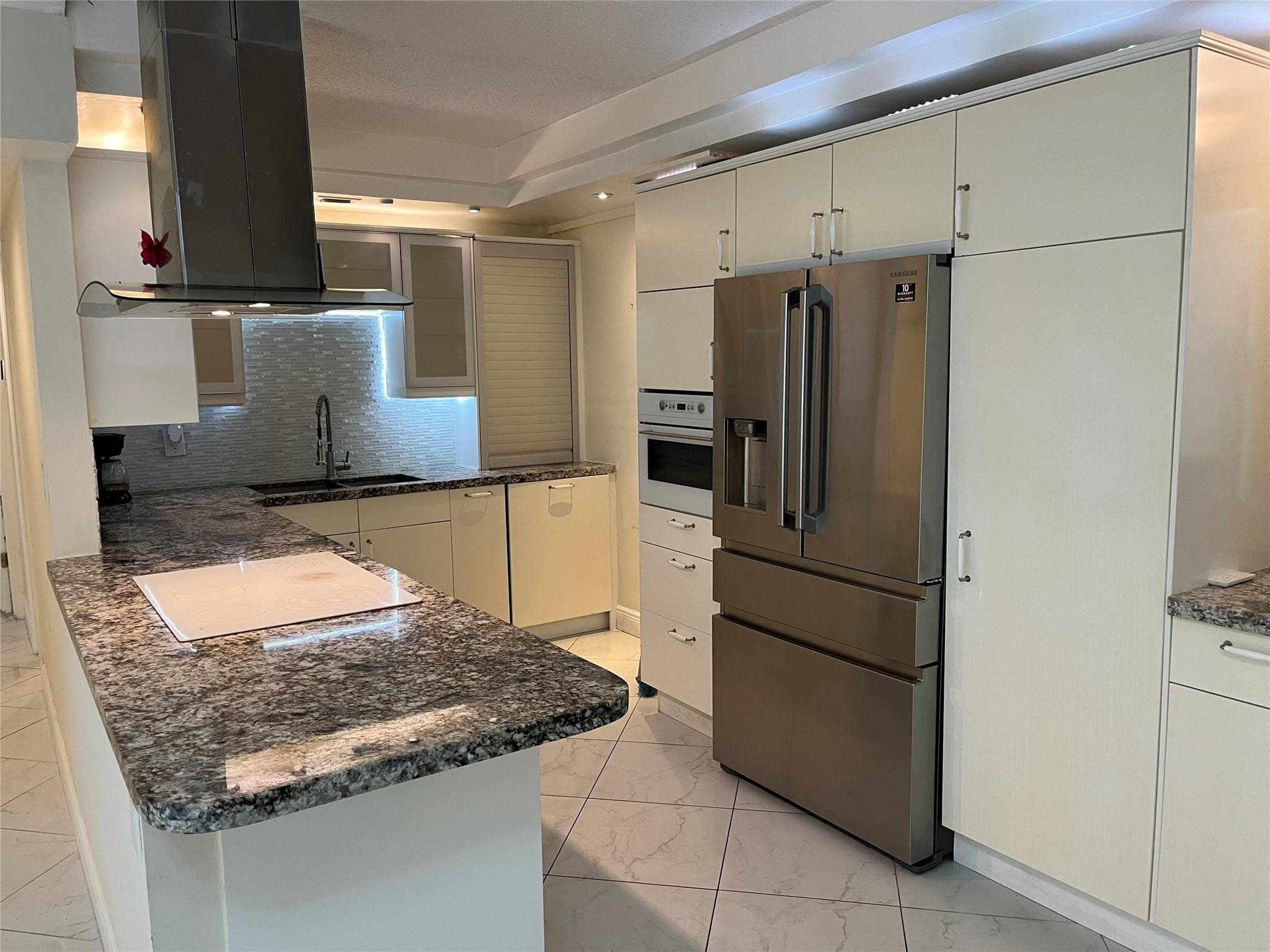 639 W Oakland Park Boulevard 104-D, Oakland Park, FL 33311 — photo 5 of 34