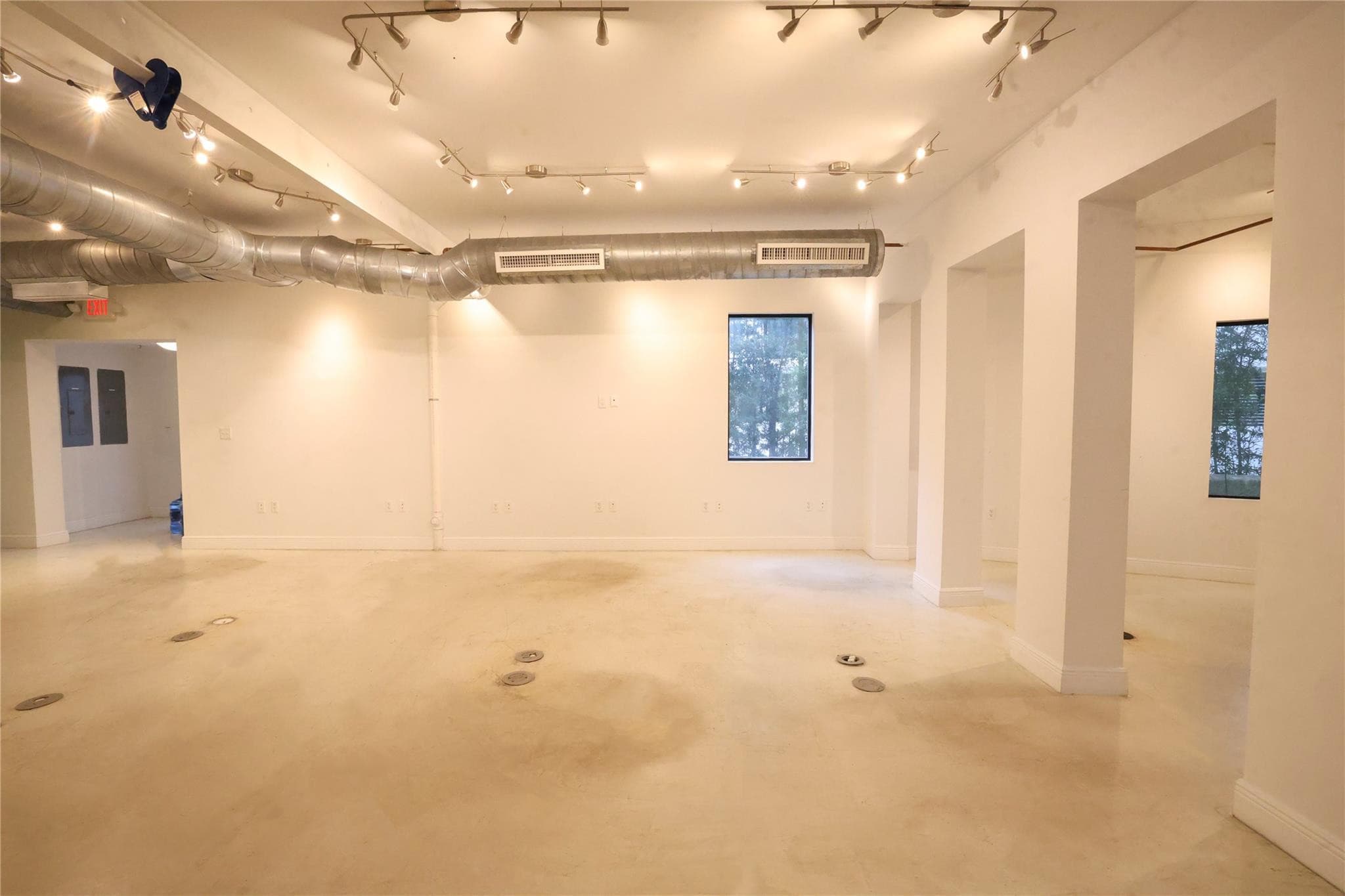 445 NE 56, Miami, FL 33137 — photo 10 of 38